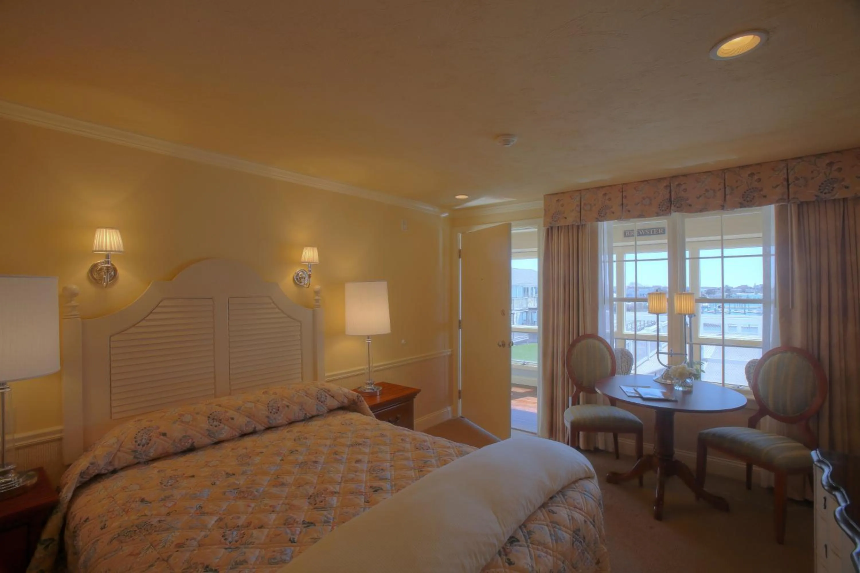 Photo of the whole room, Bed in Anchor In Hotel - Hyannis, MA