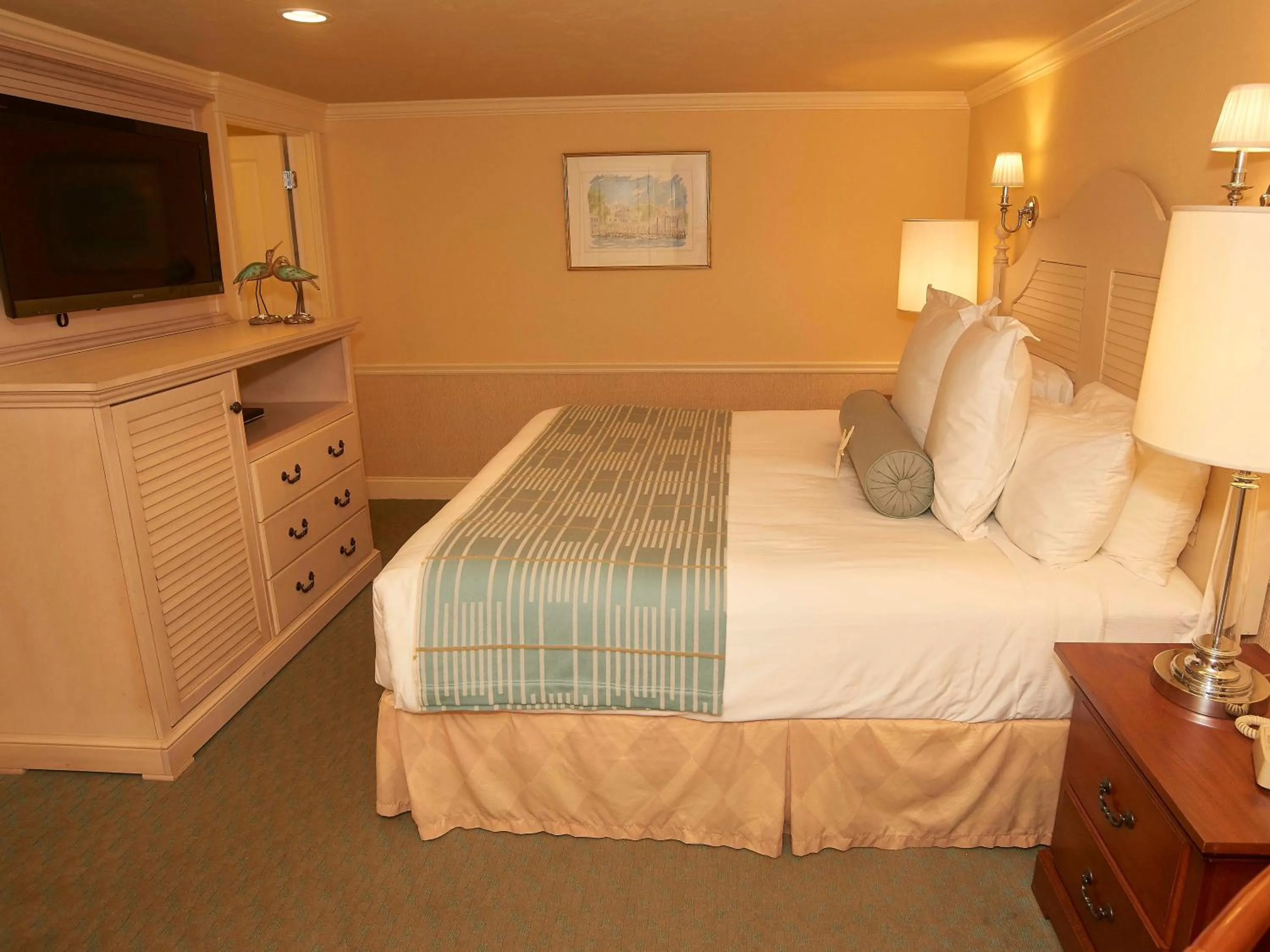 Bed in Anchor In Hotel - Hyannis, MA