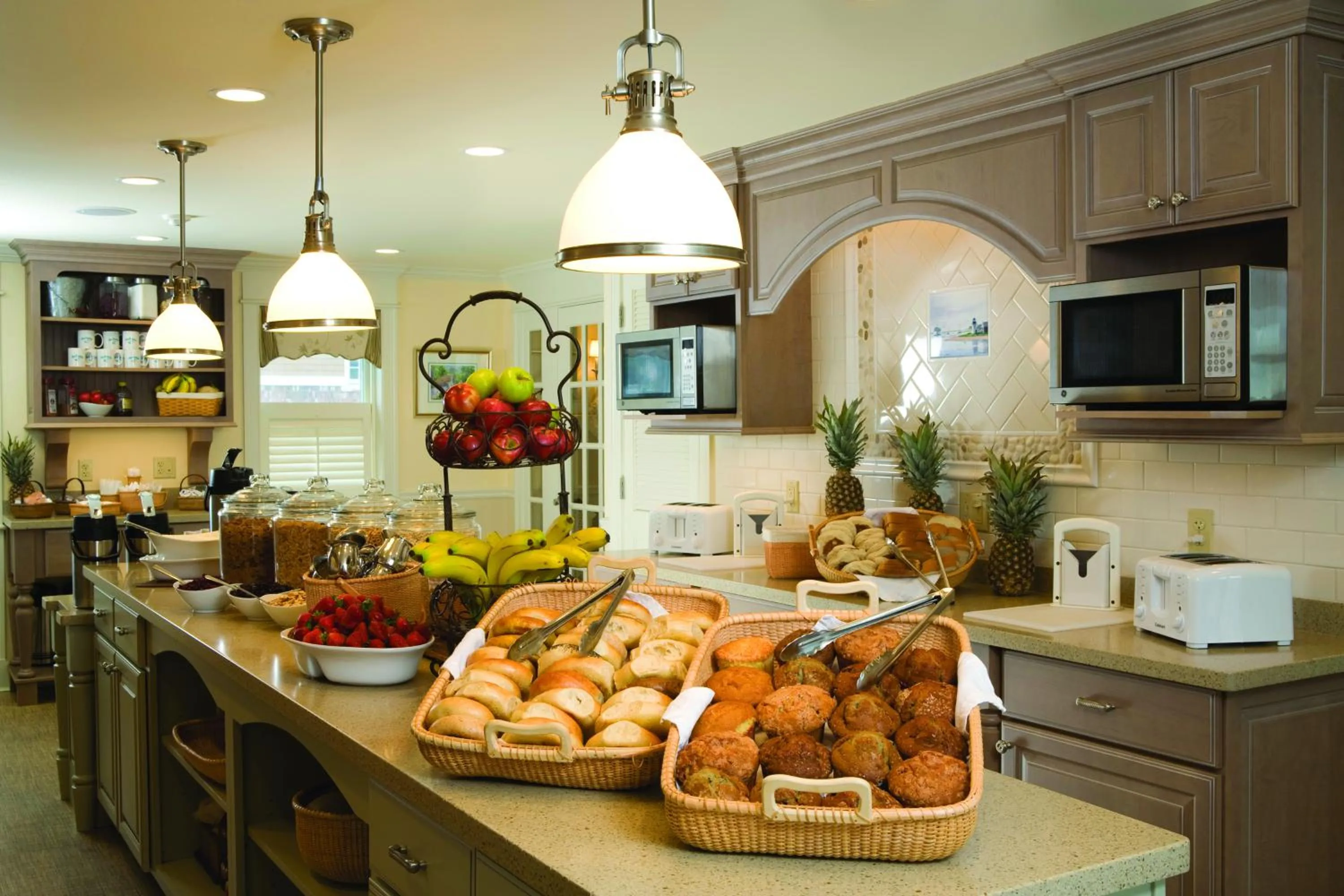 Restaurant/places to eat in Anchor In Hotel - Hyannis, MA