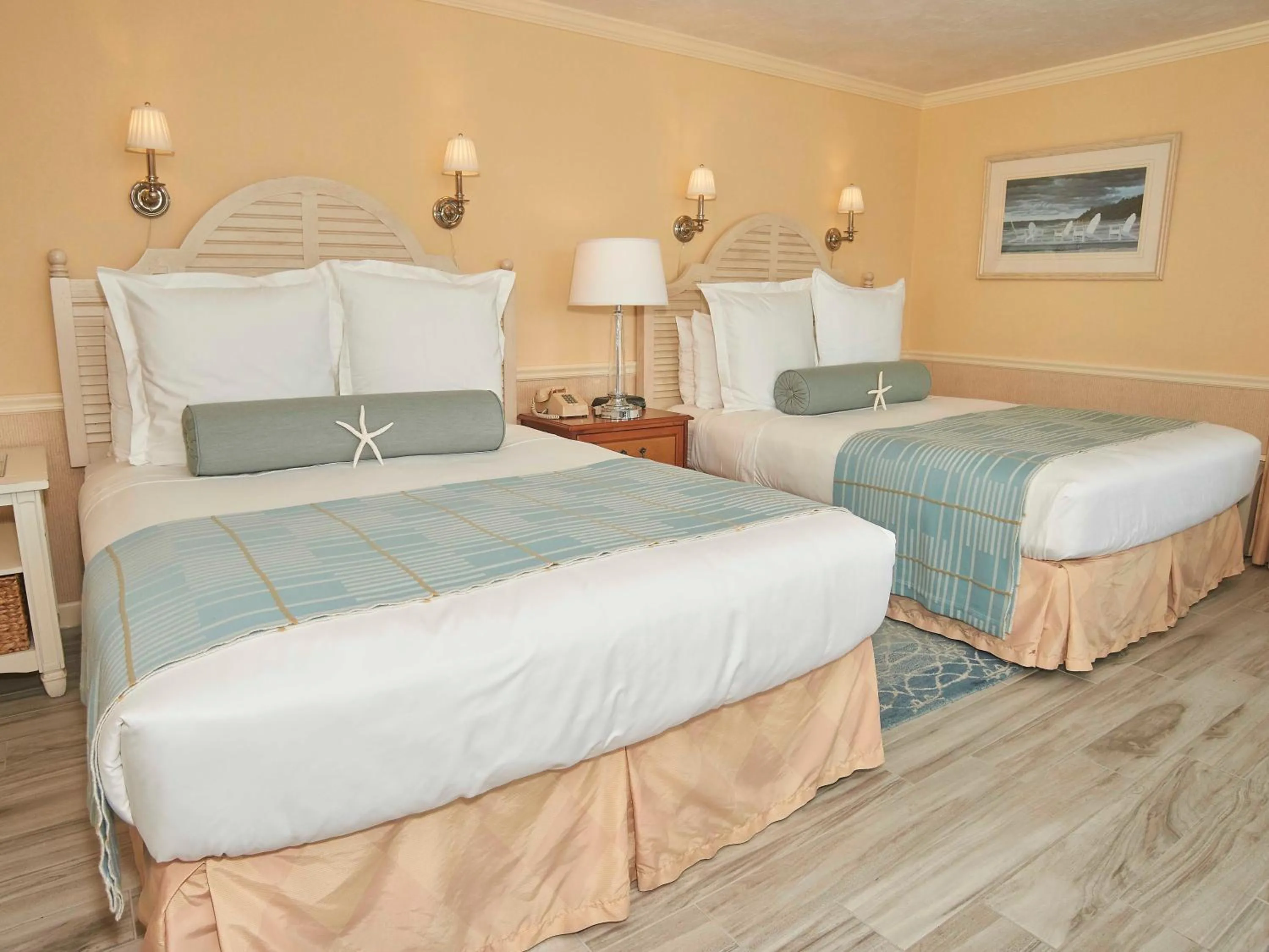 Bed in Anchor In Hotel - Hyannis, MA