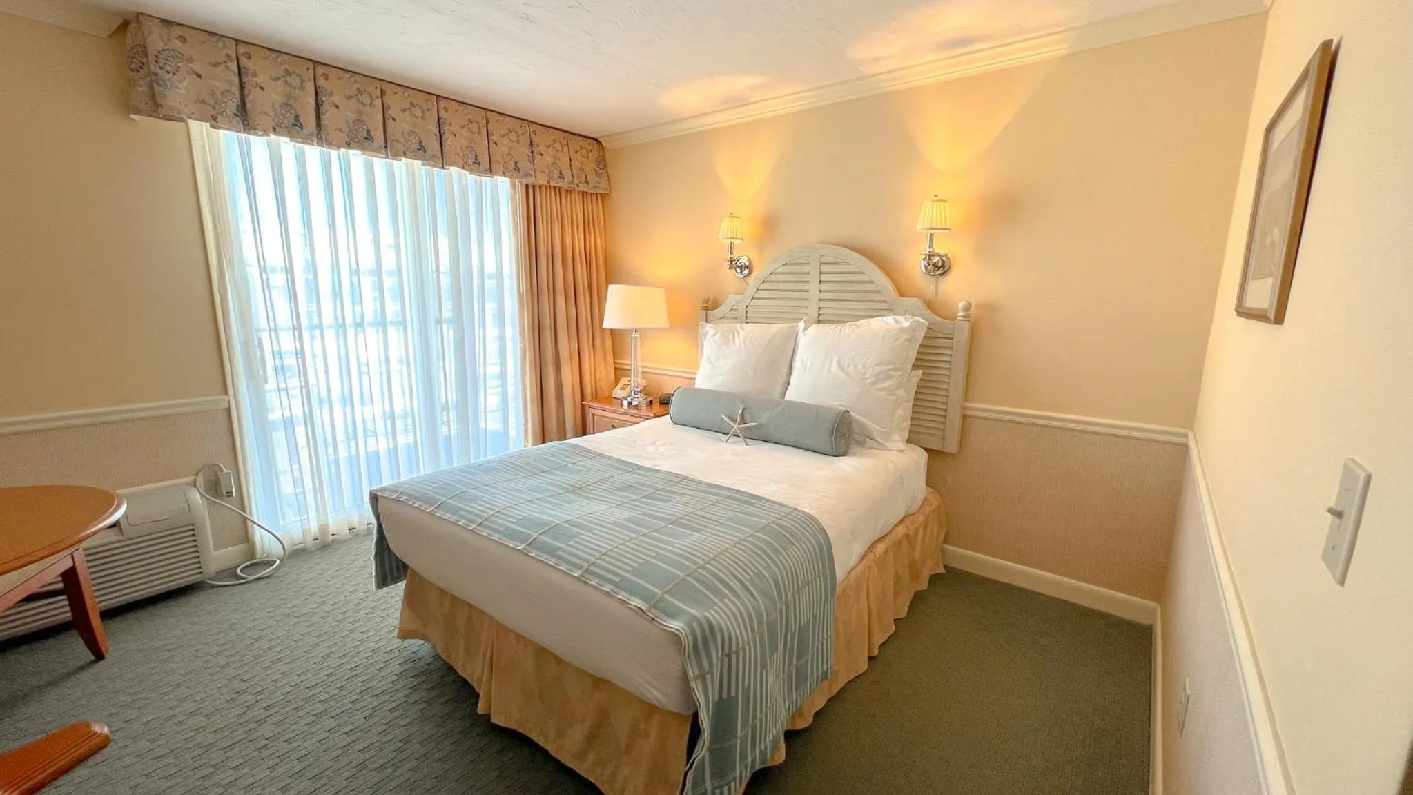 Bed in Anchor In Hotel - Hyannis, MA