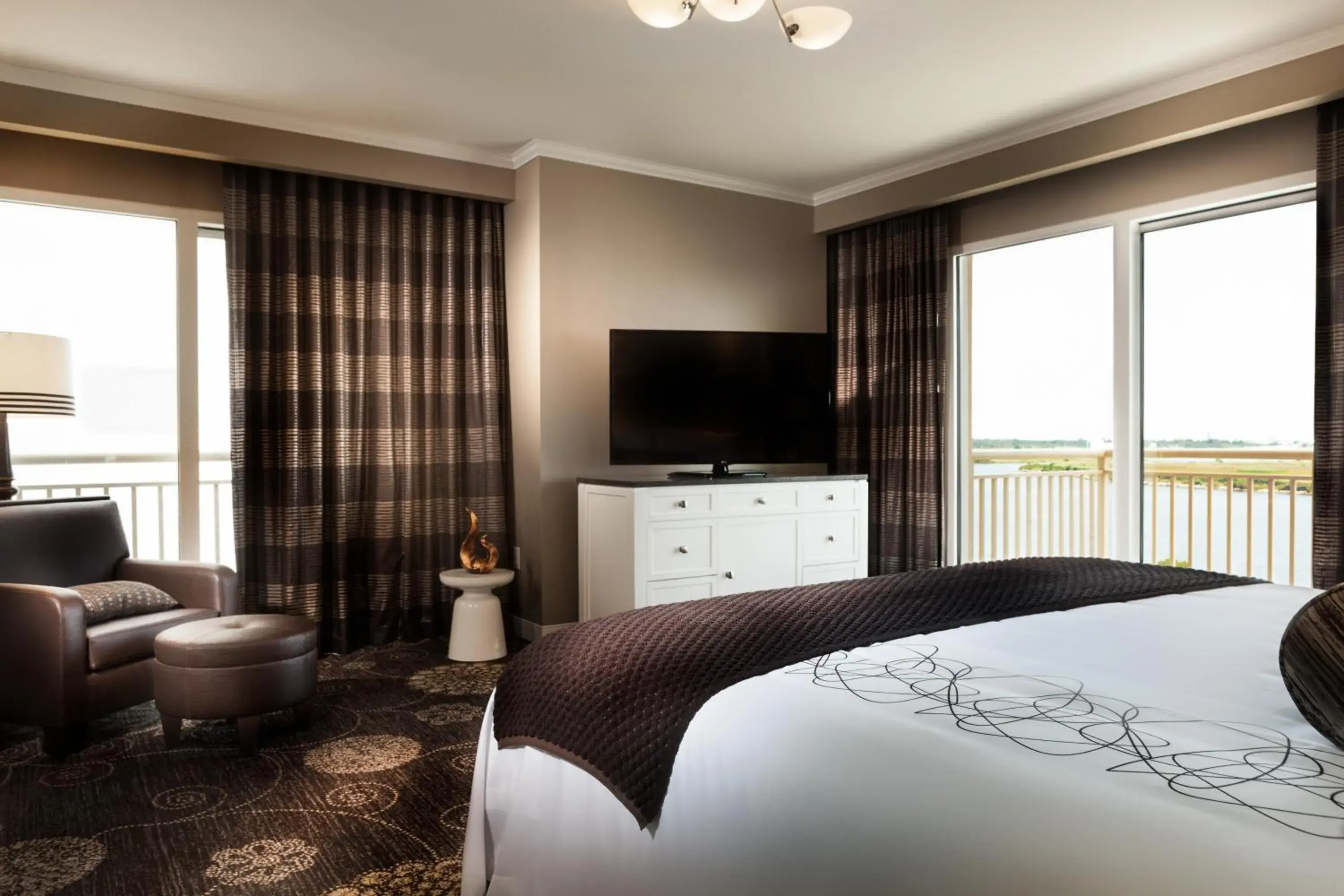 TV and multimedia, Bed in Golden Nugget Lake Charles TV and multimedia, Bed in Golden Nugget Lake Charles
