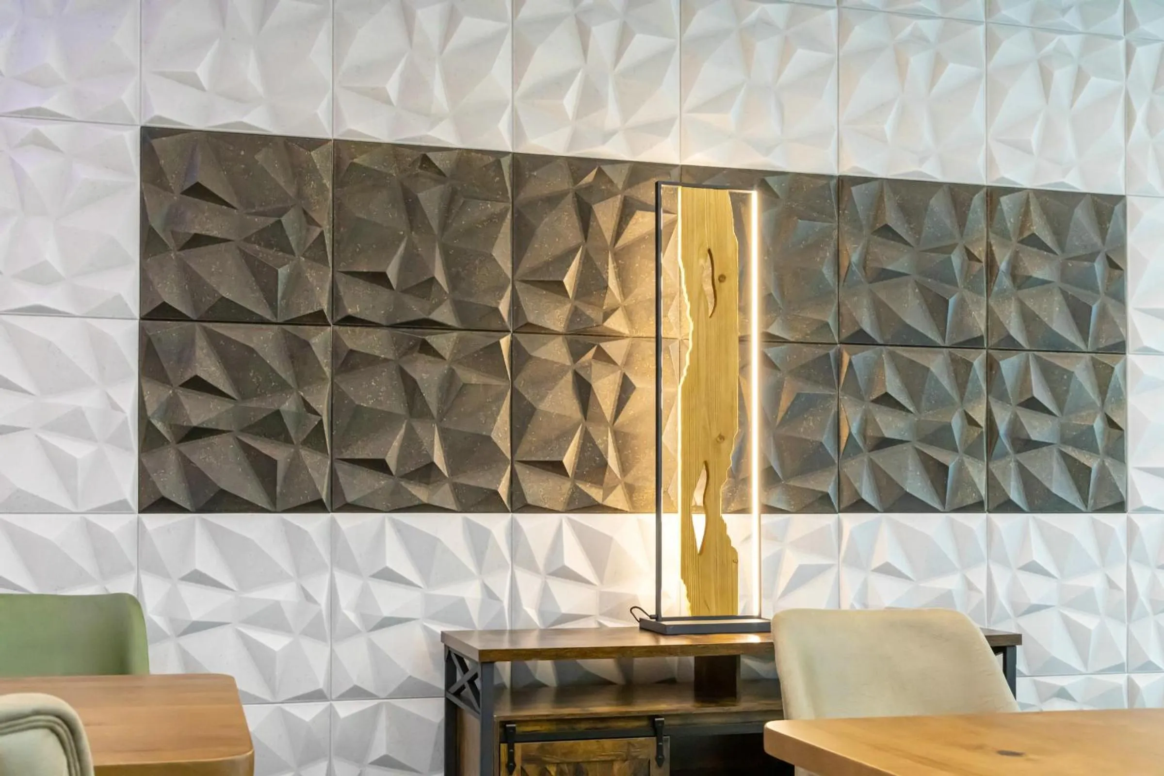 Restaurant/places to eat in Central Hotel & Lounge Adult Only