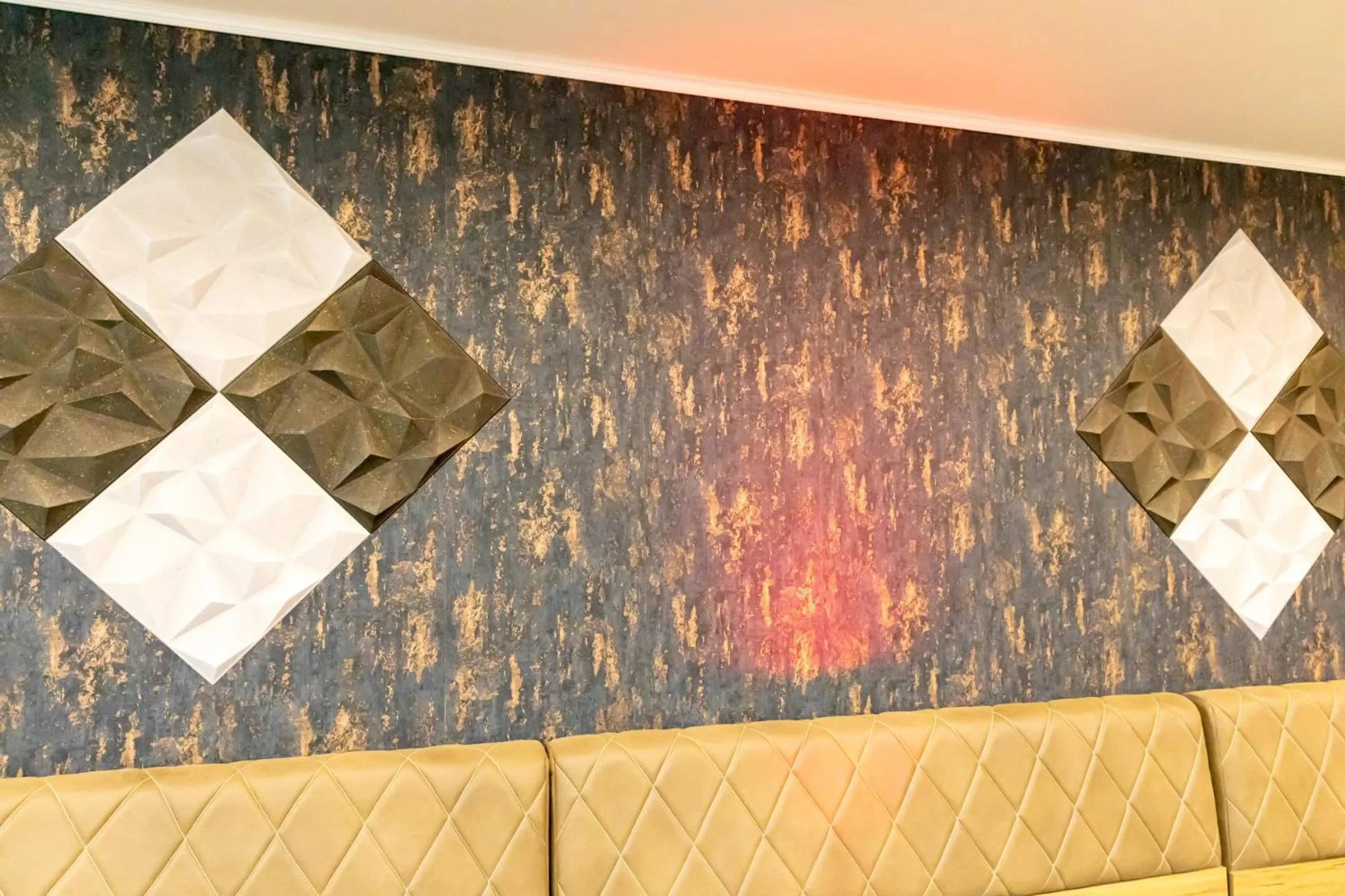 Restaurant/places to eat in Central Hotel & Lounge Adult Only