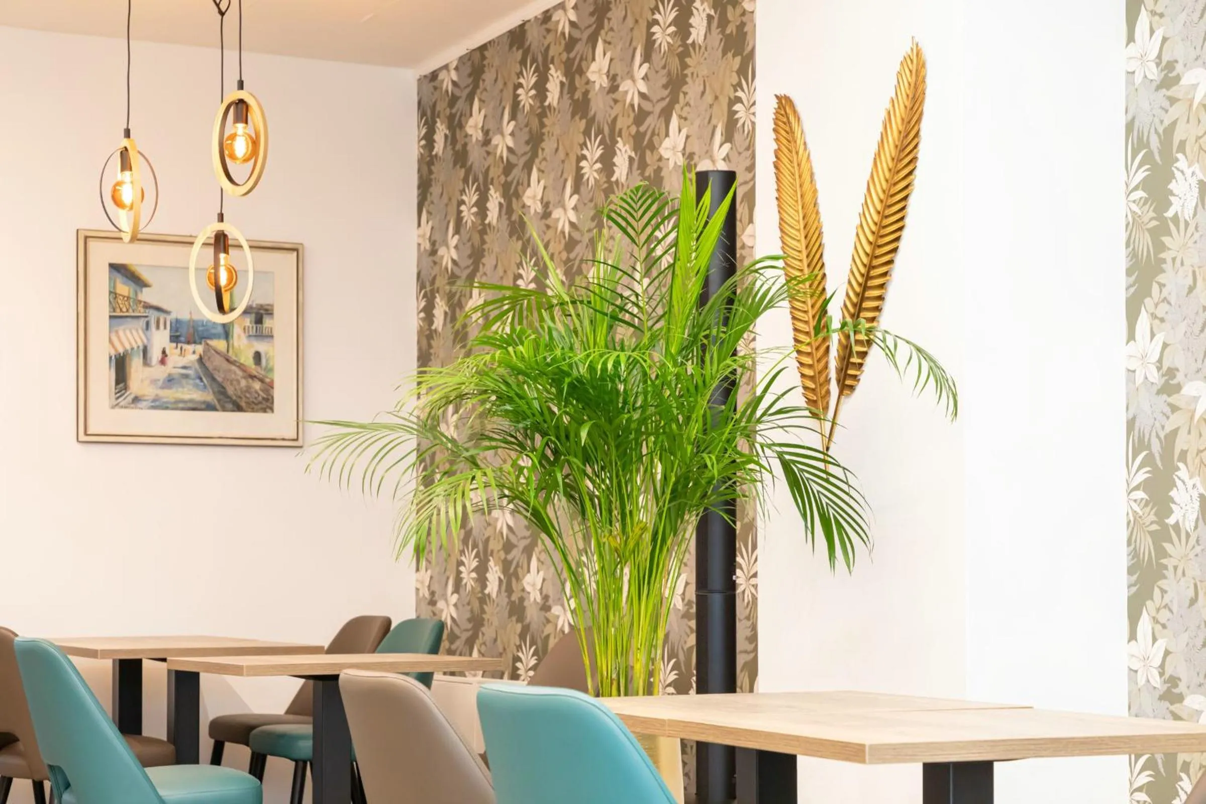 Breakfast in Central Hotel & Lounge Adult Only