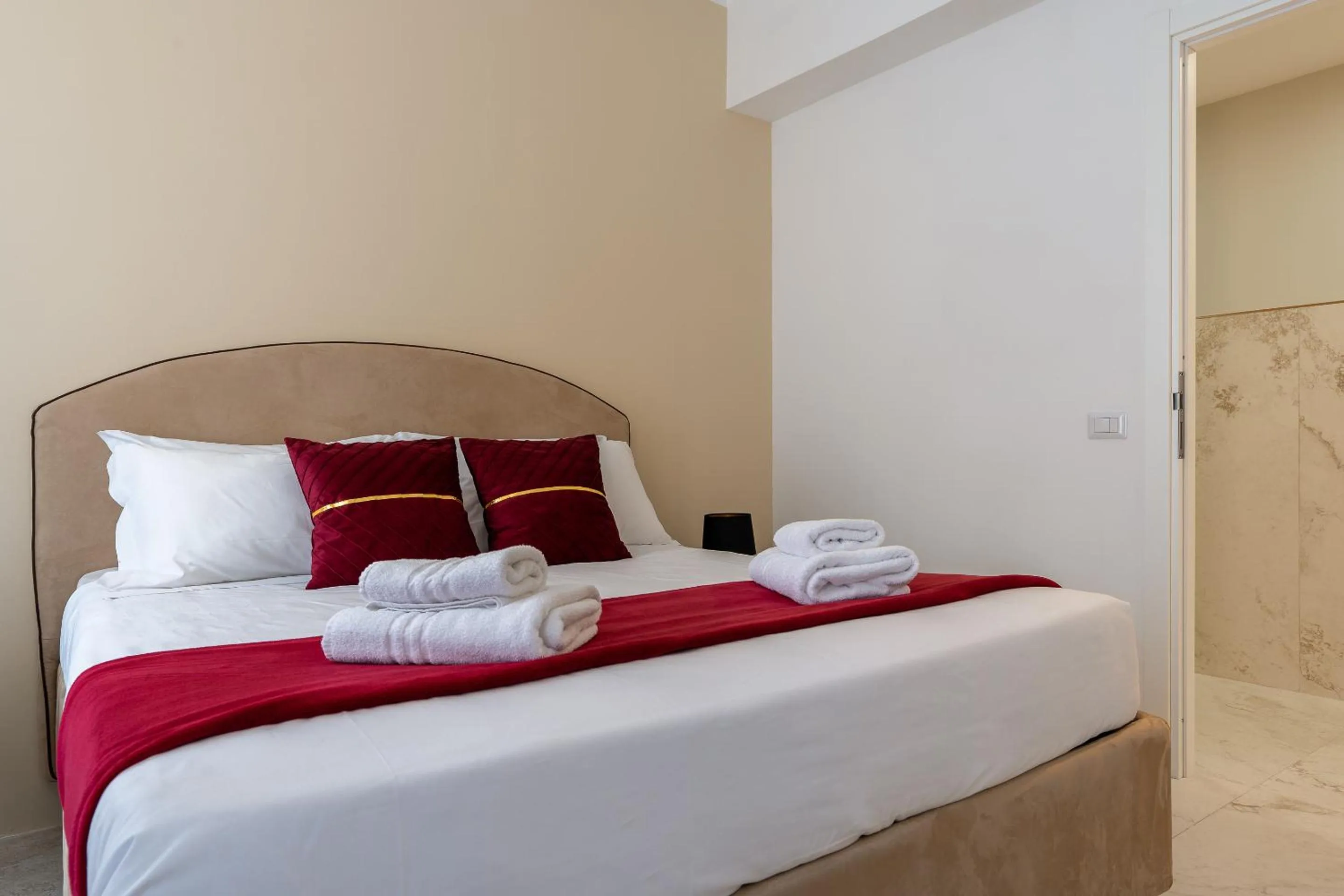 Bed in Decimo Meridio- At Spanish Steps-