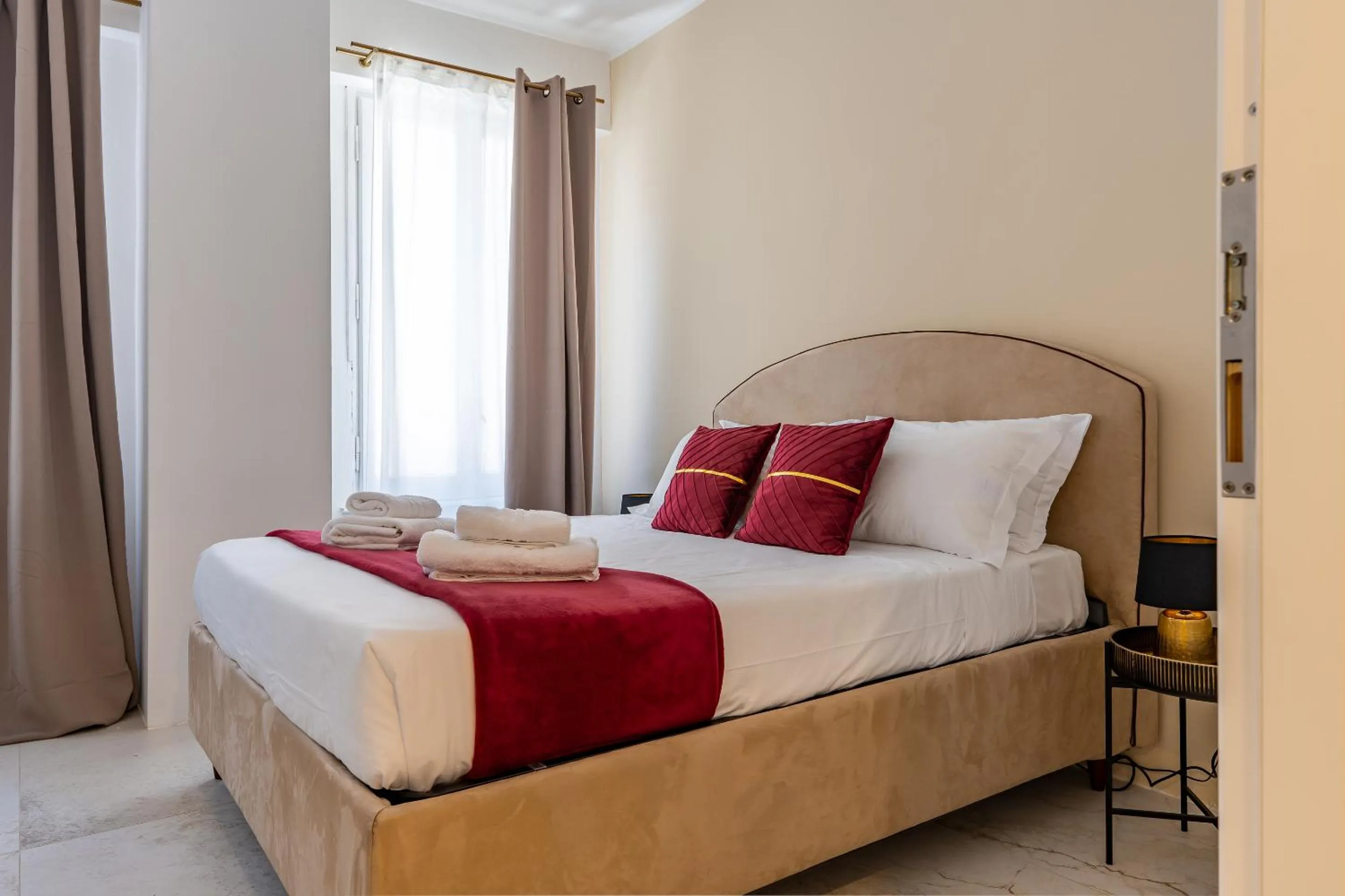 Bed in Decimo Meridio- At Spanish Steps-