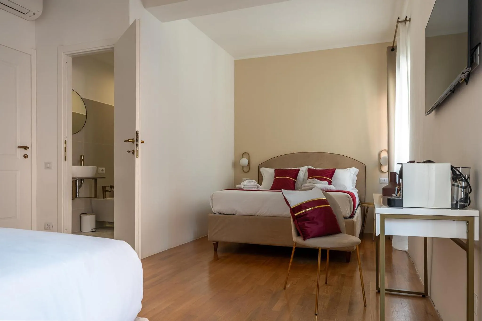 Bed in Decimo Meridio- At Spanish Steps-