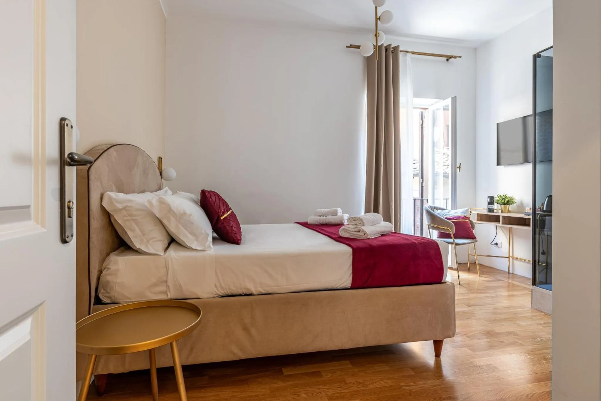 Bed in Decimo Meridio- At Spanish Steps-