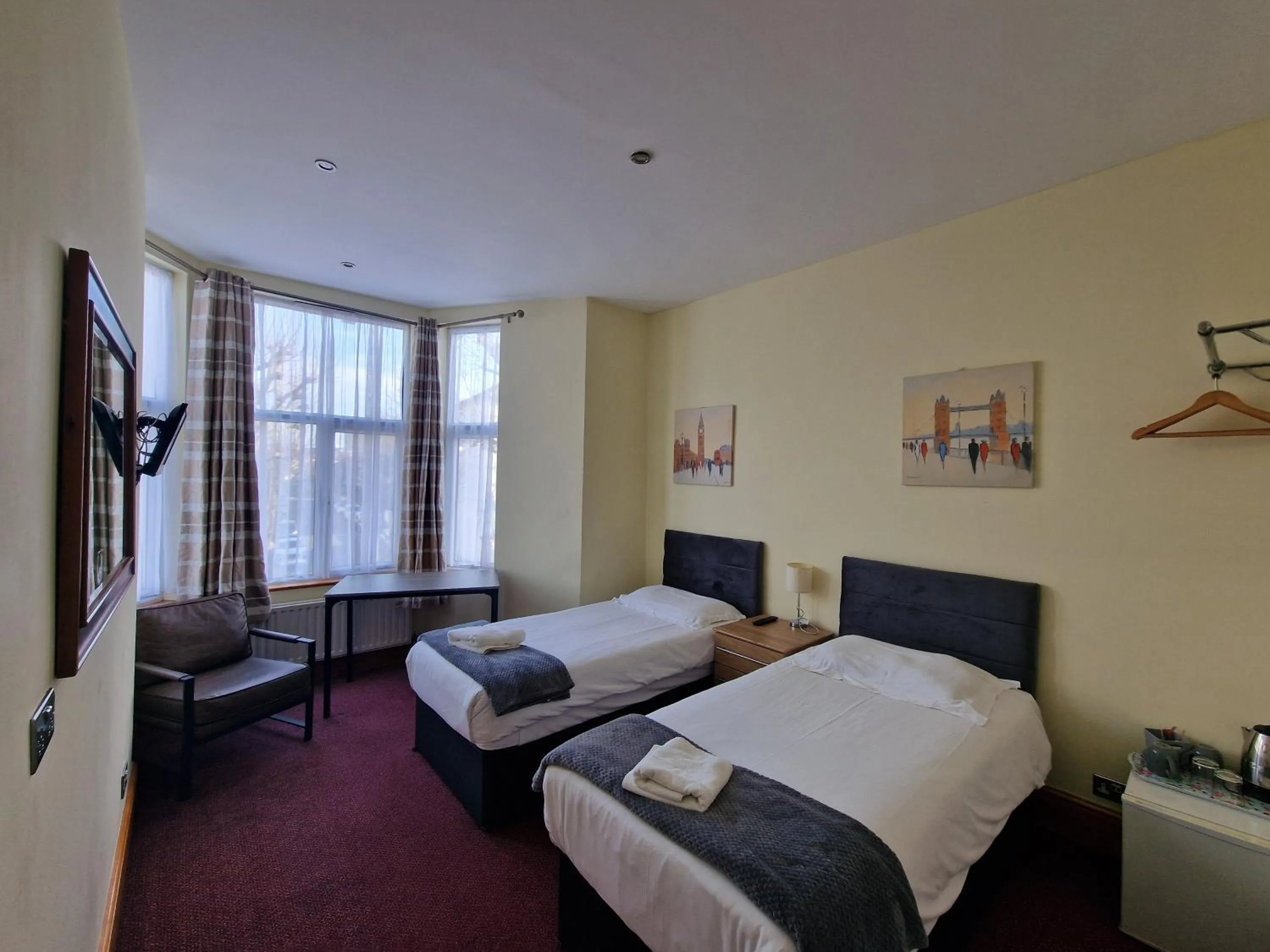 Photo of the whole room, Bed in Hotel 65