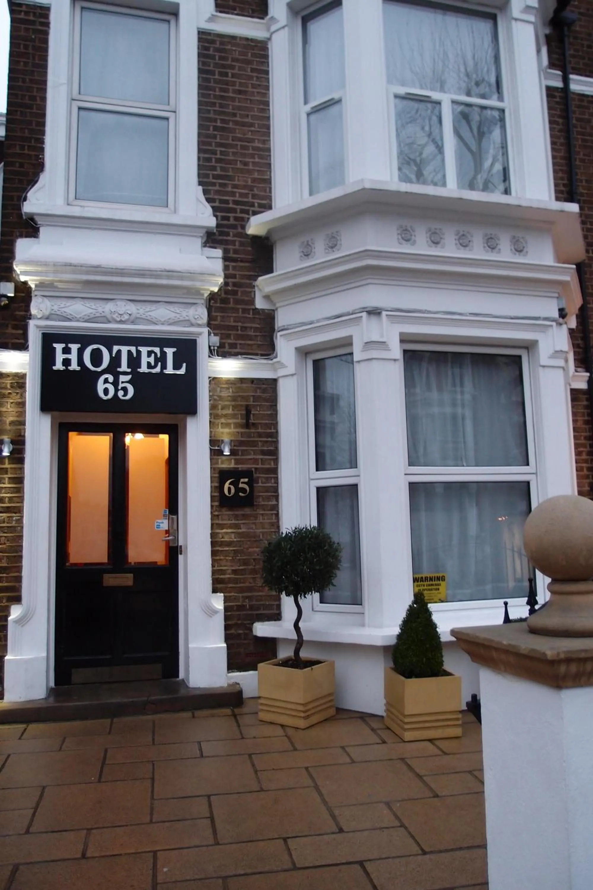 Facade/entrance in Hotel 65