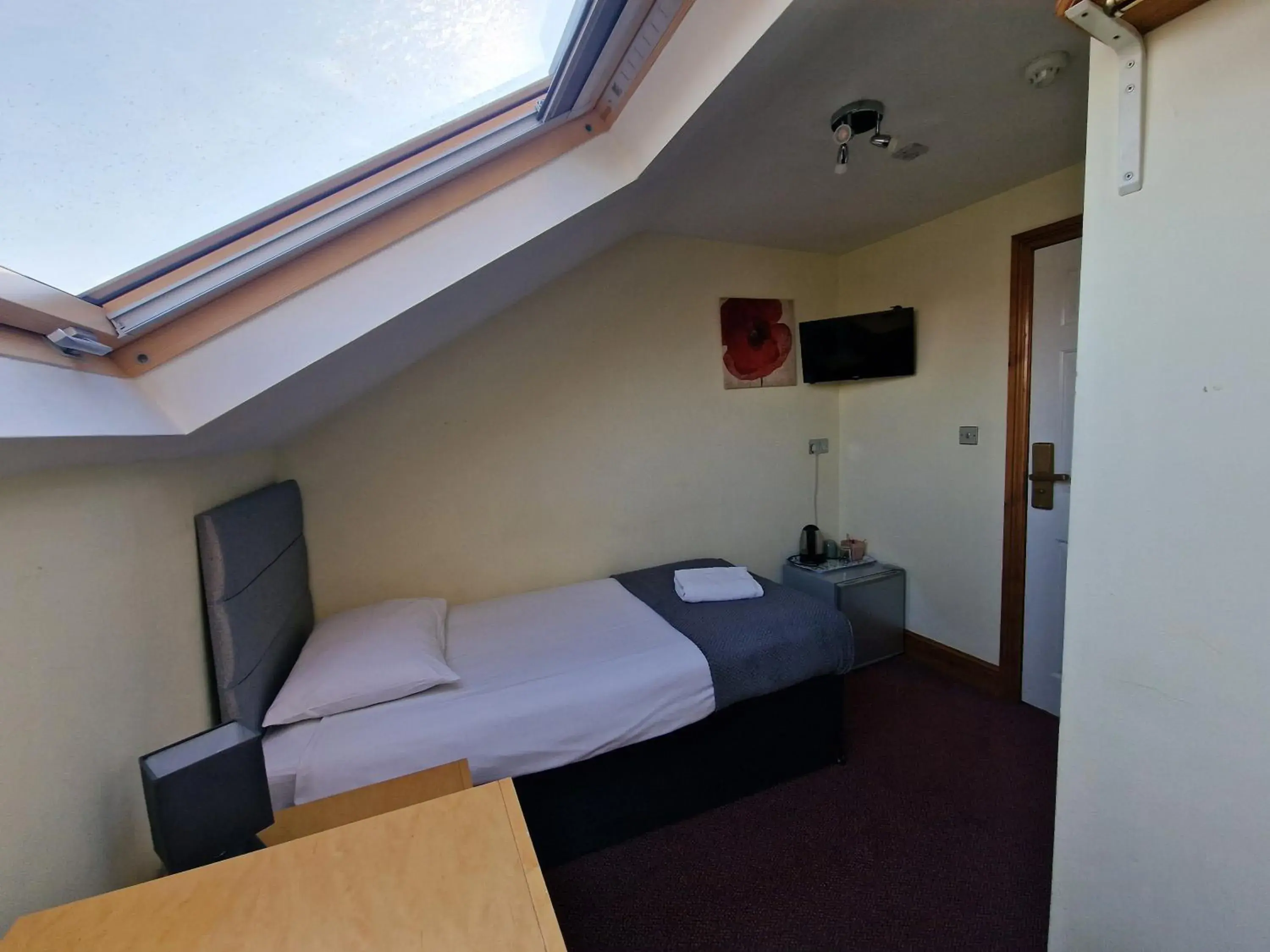 Photo of the whole room, Bed in Hotel 65 Photo of the whole room, Bed in Hotel 65