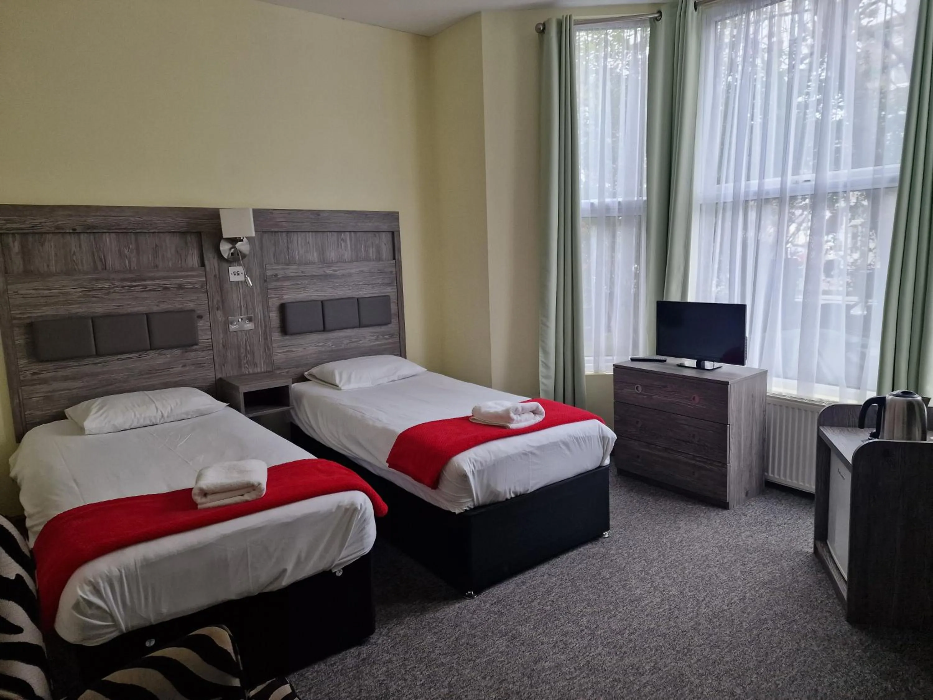 Photo of the whole room, Bed in Hotel 65