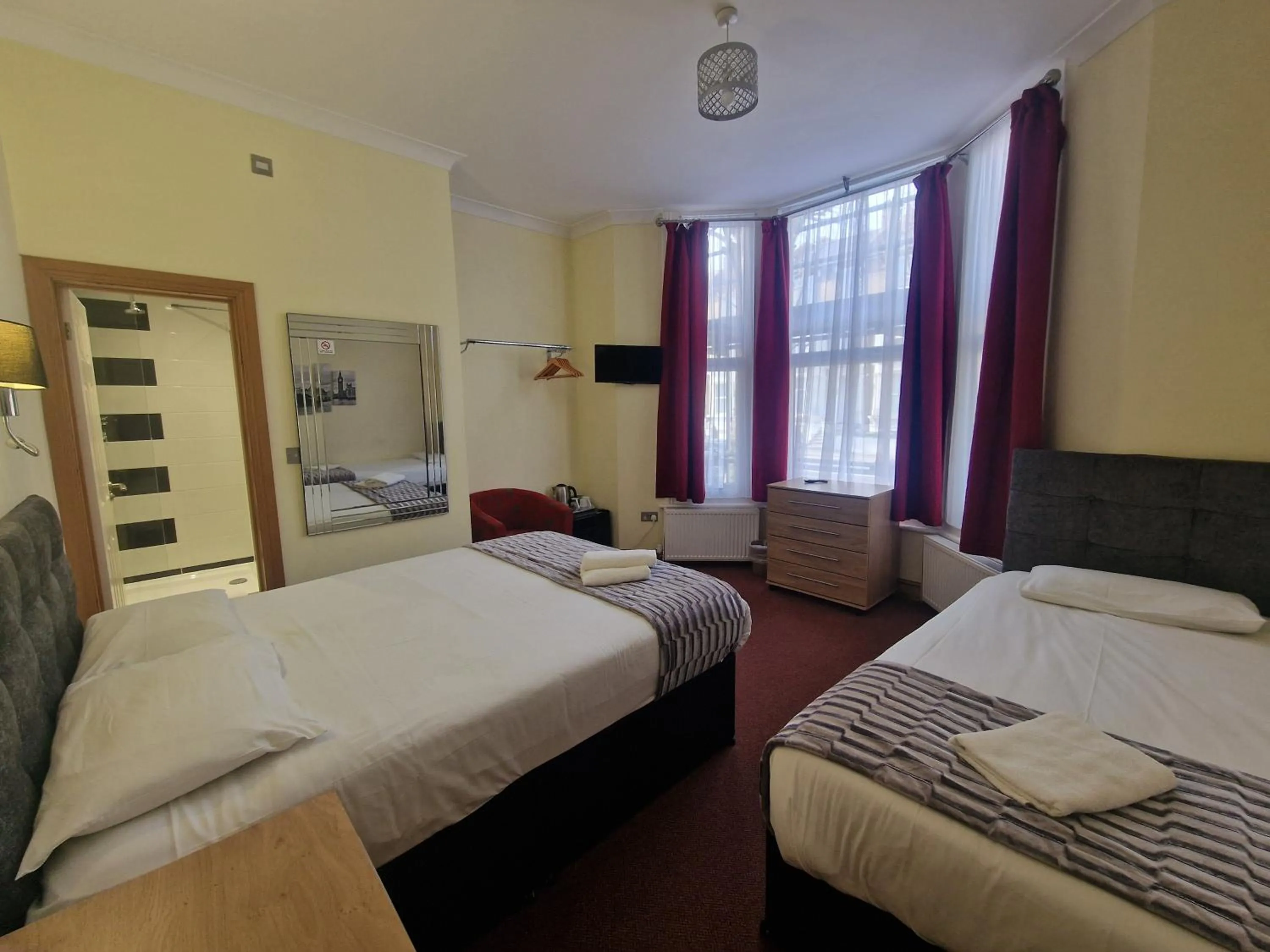 Photo of the whole room, Bed in Hotel 65