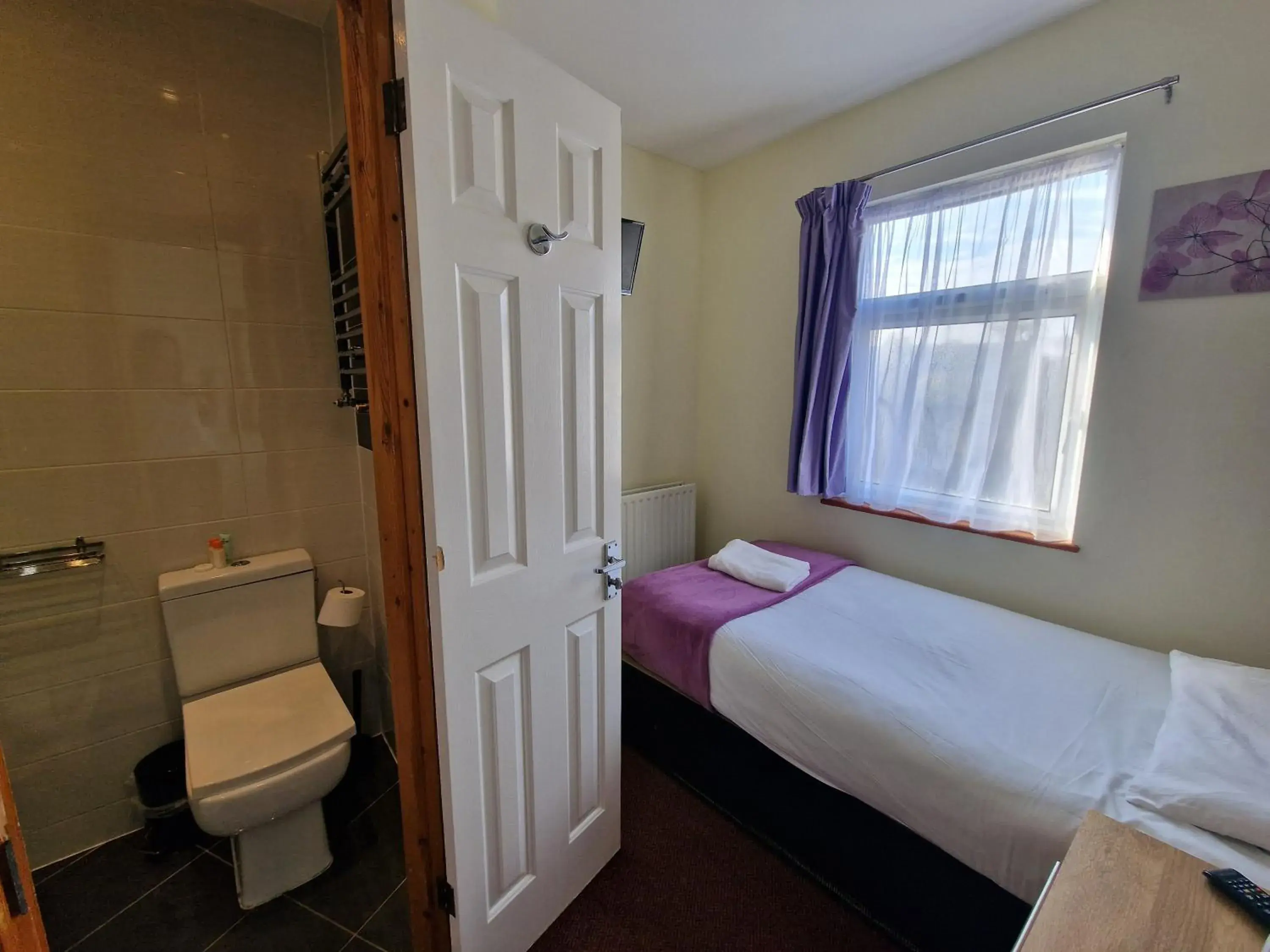 Photo of the whole room, Bed in Hotel 65 Photo of the whole room, Bed in Hotel 65