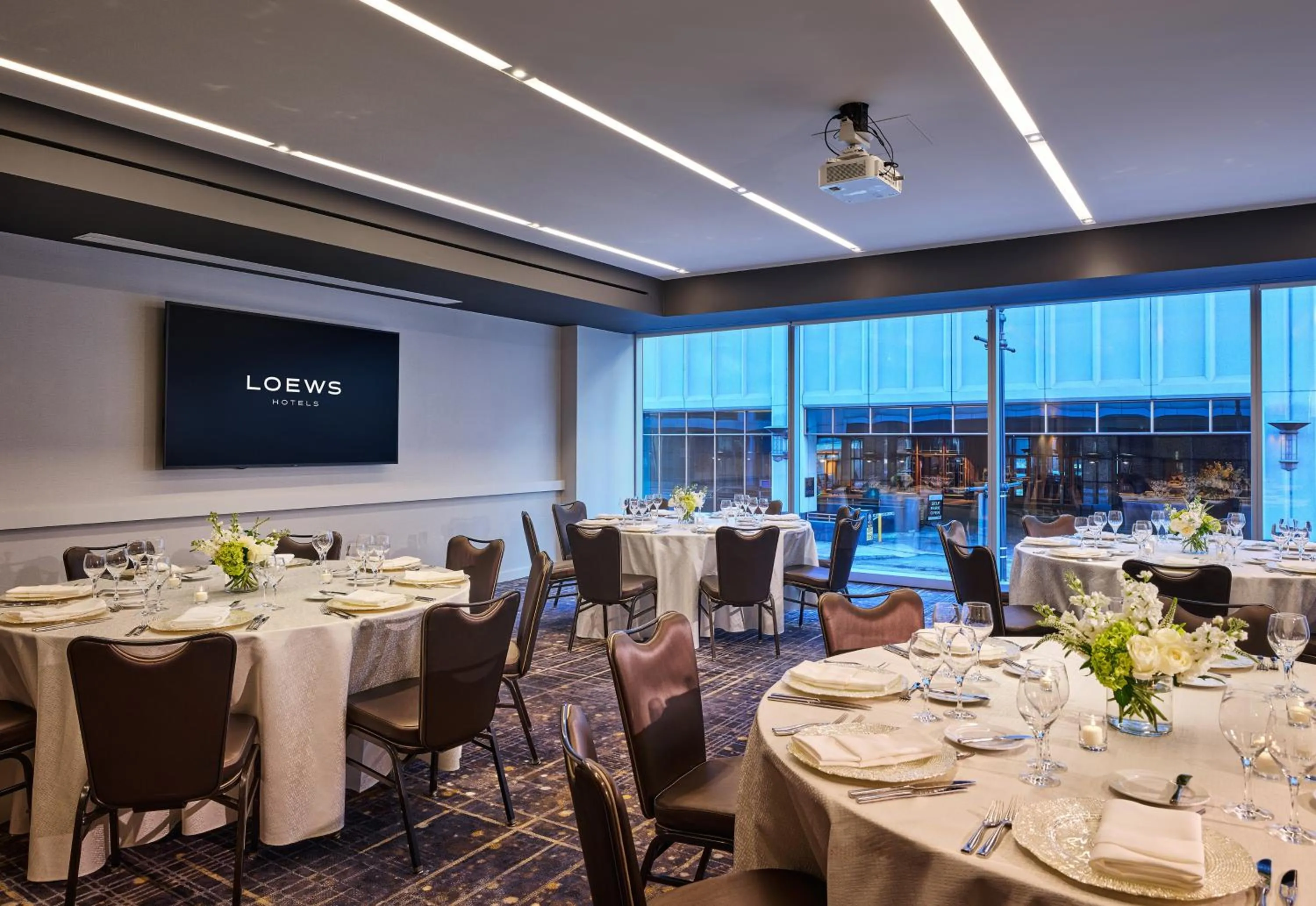 Meeting/conference room in Loews Chicago Hotel