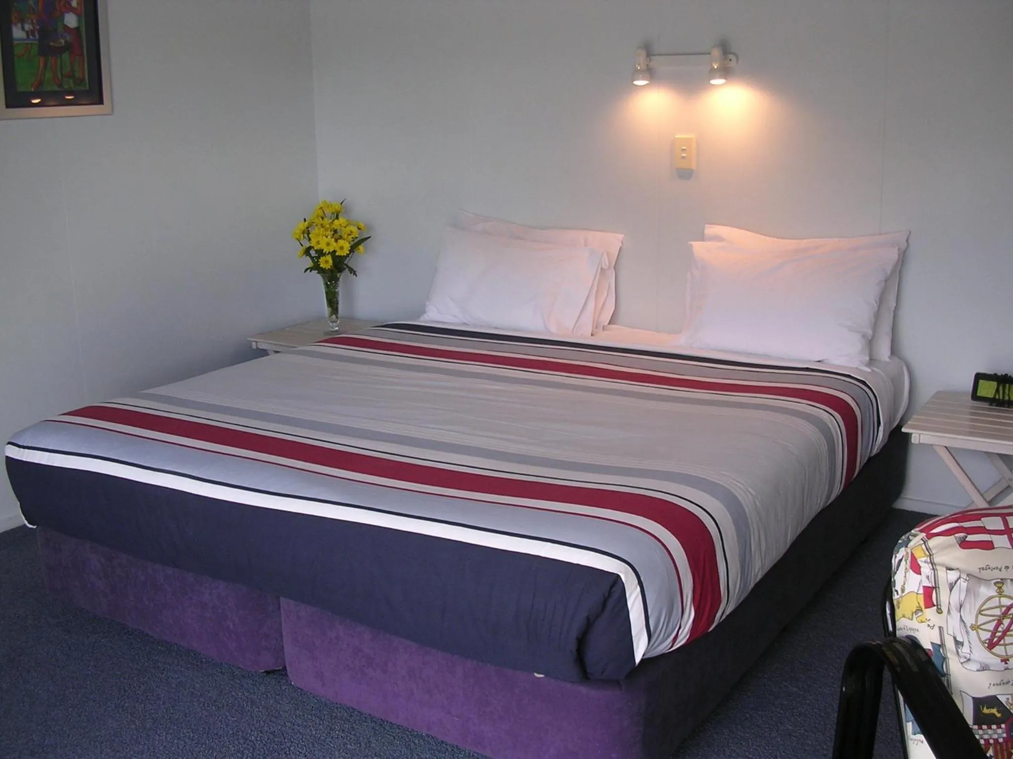 Bed in Acacia Lodge Motel