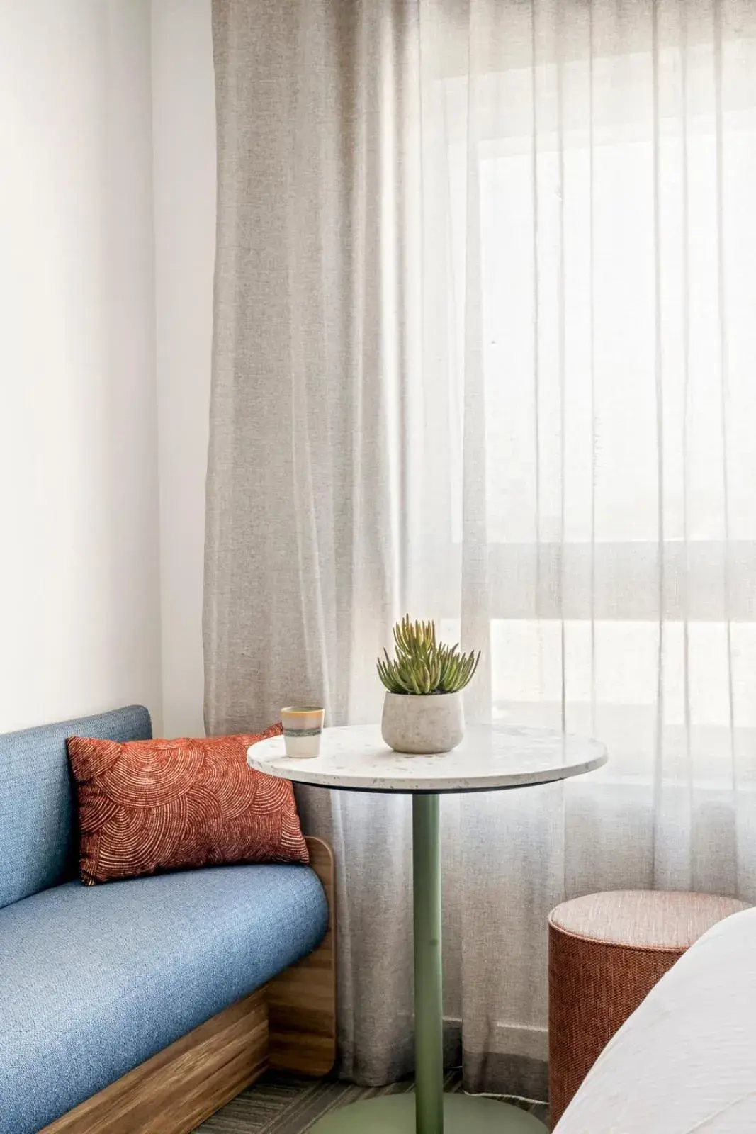 Dining area, Bed in Quest Townsville on Eyre Dining area, Bed in Quest Townsville on Eyre