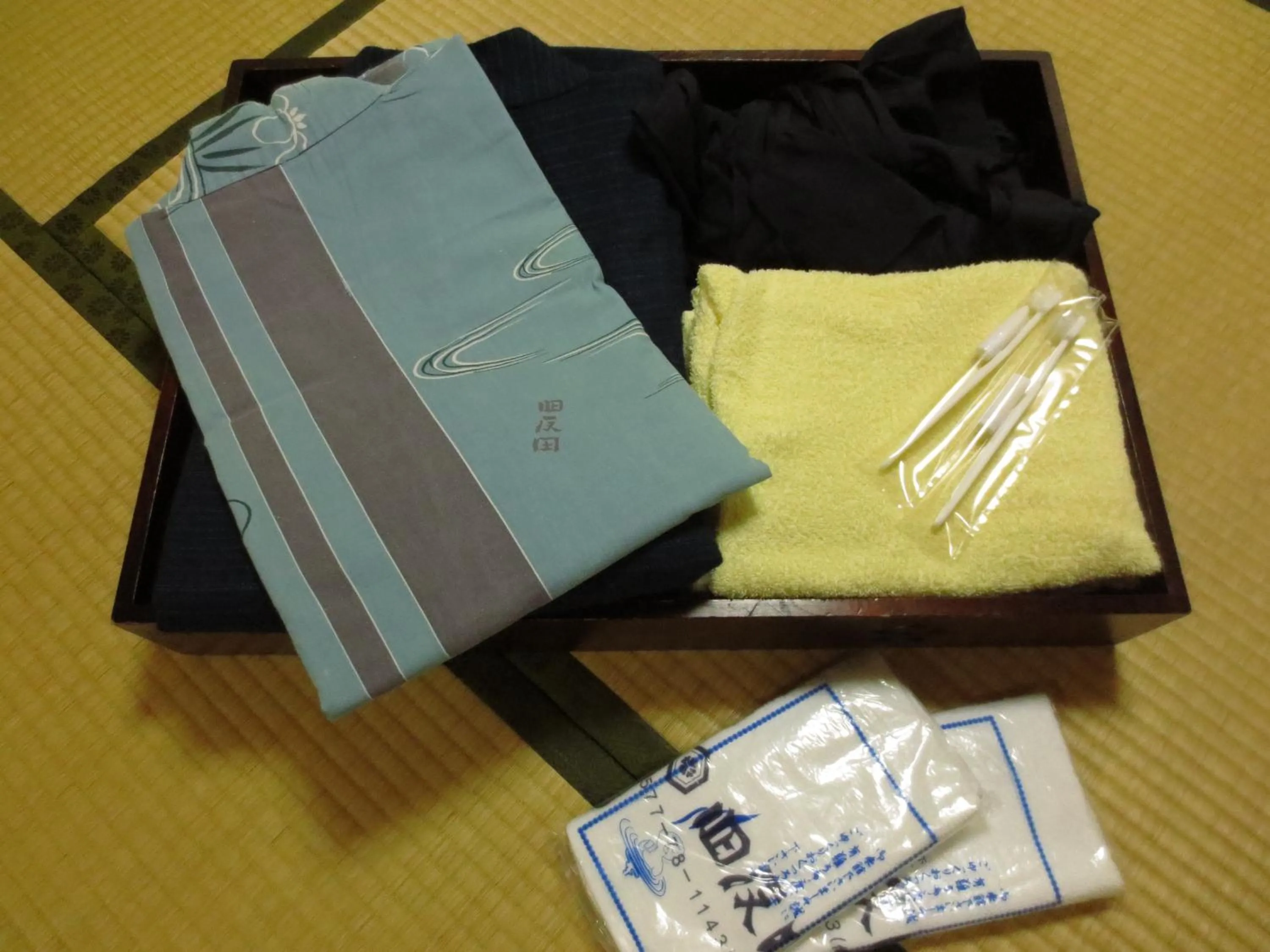 Photo of the whole room in Shitanda