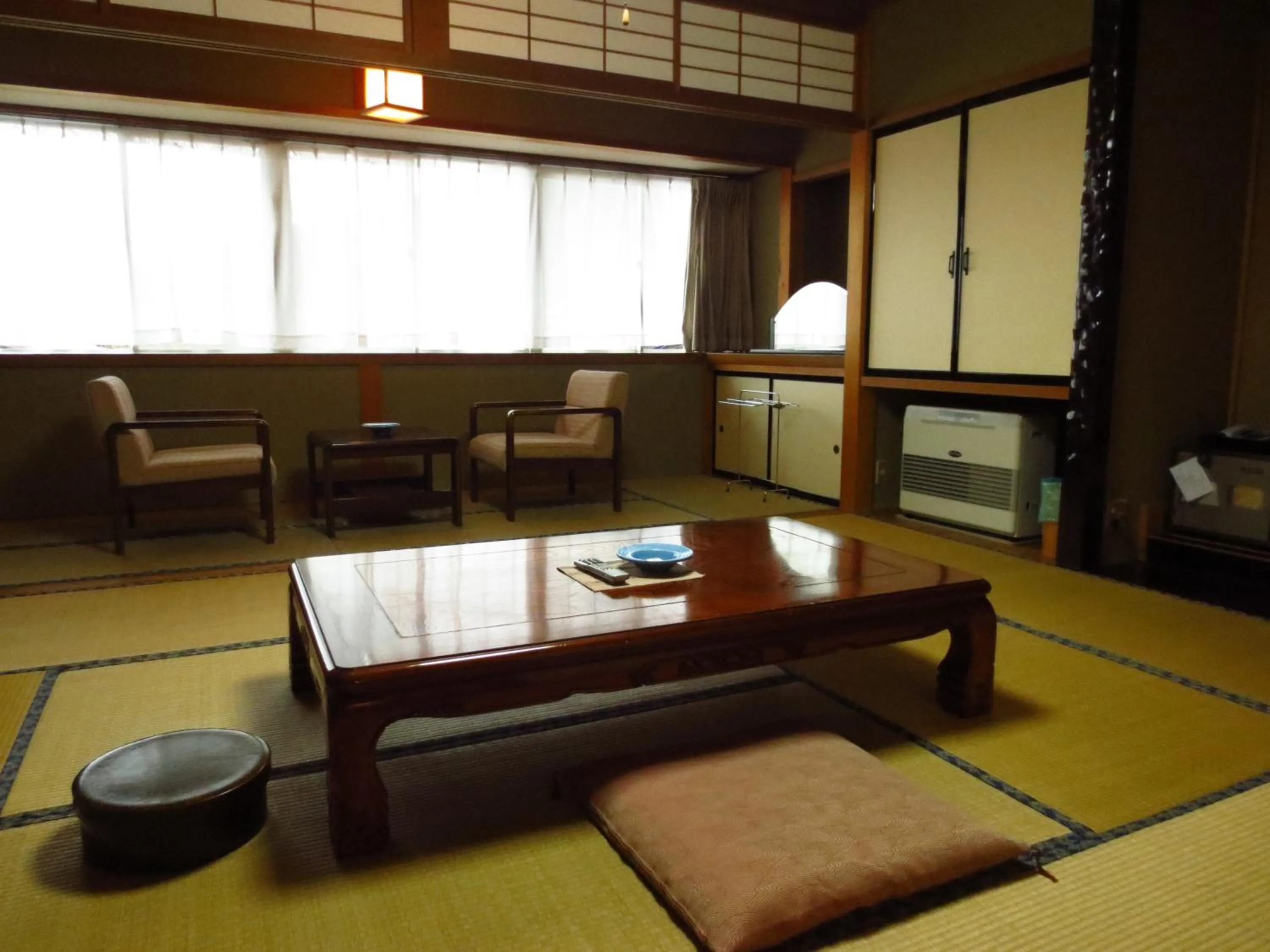 Photo of the whole room in Shitanda