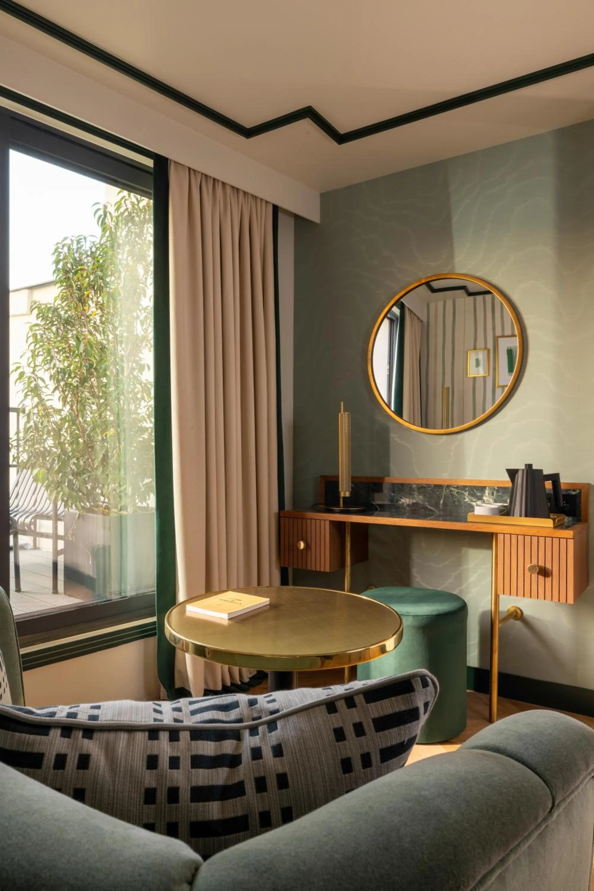 Coffee/tea facilities in Hôtel Filigrane & Spa