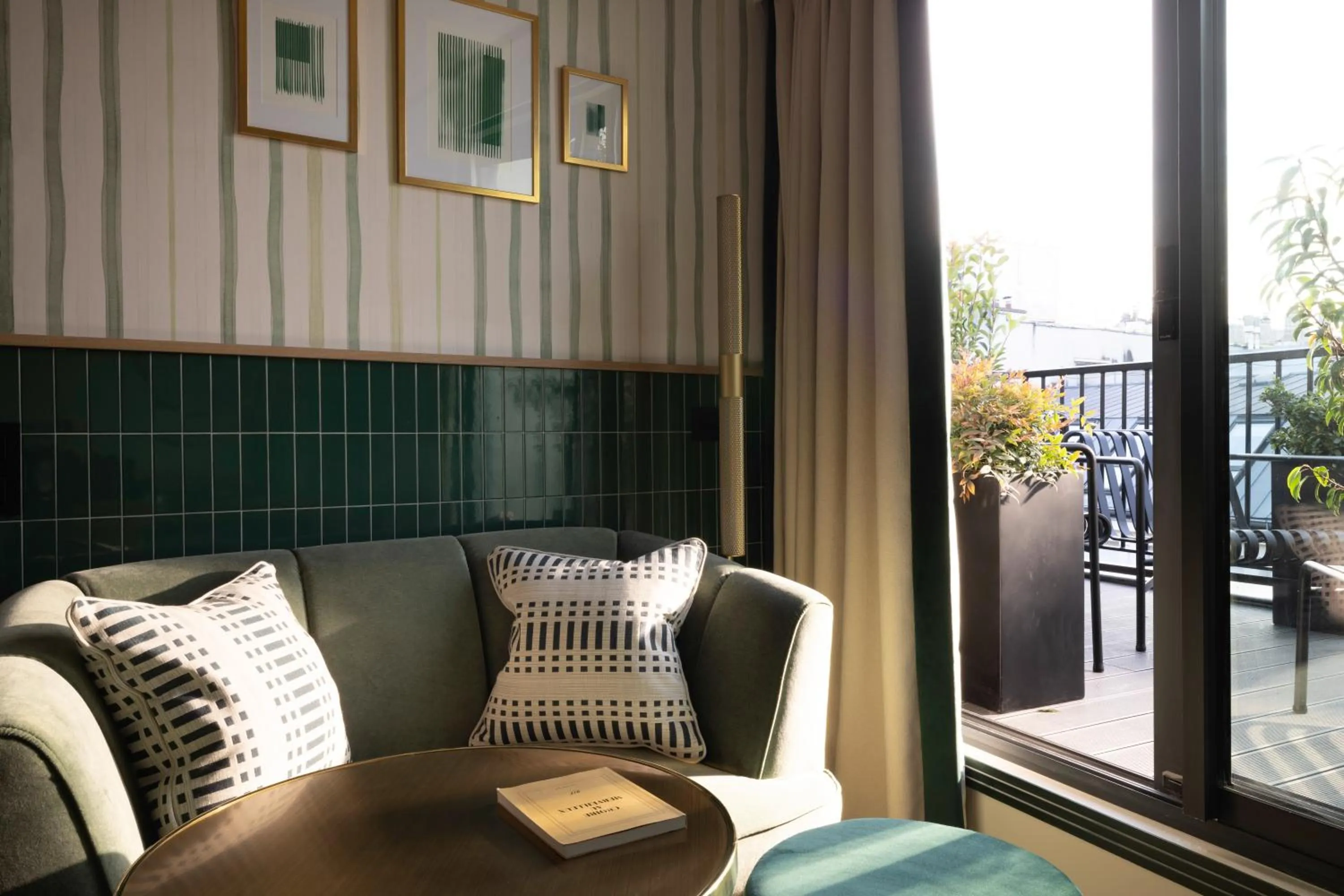 Seating area in Hôtel Filigrane & Spa