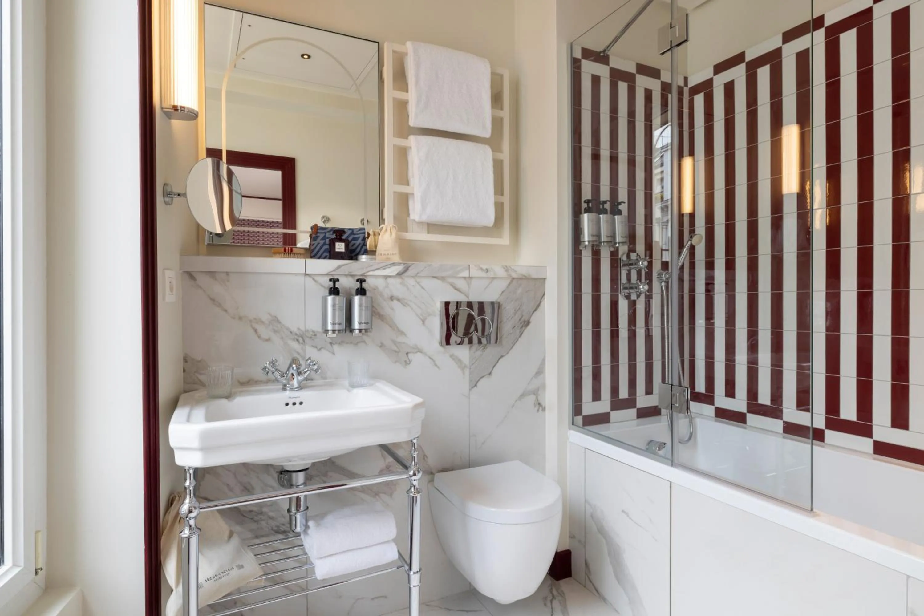 Shower in Hôtel Filigrane & Spa