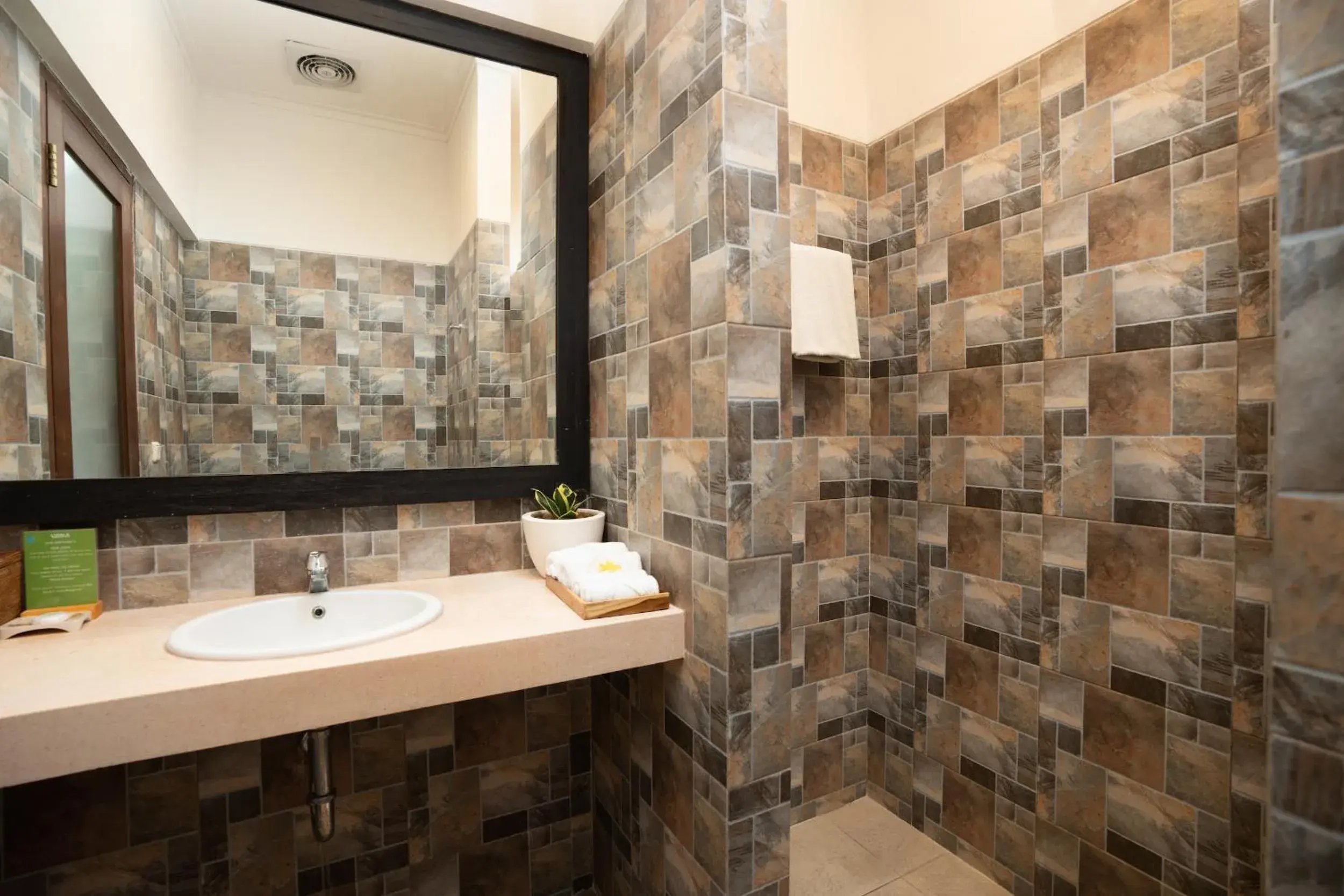 Bathroom in Sedasa Lodge Bathroom in Sedasa Lodge