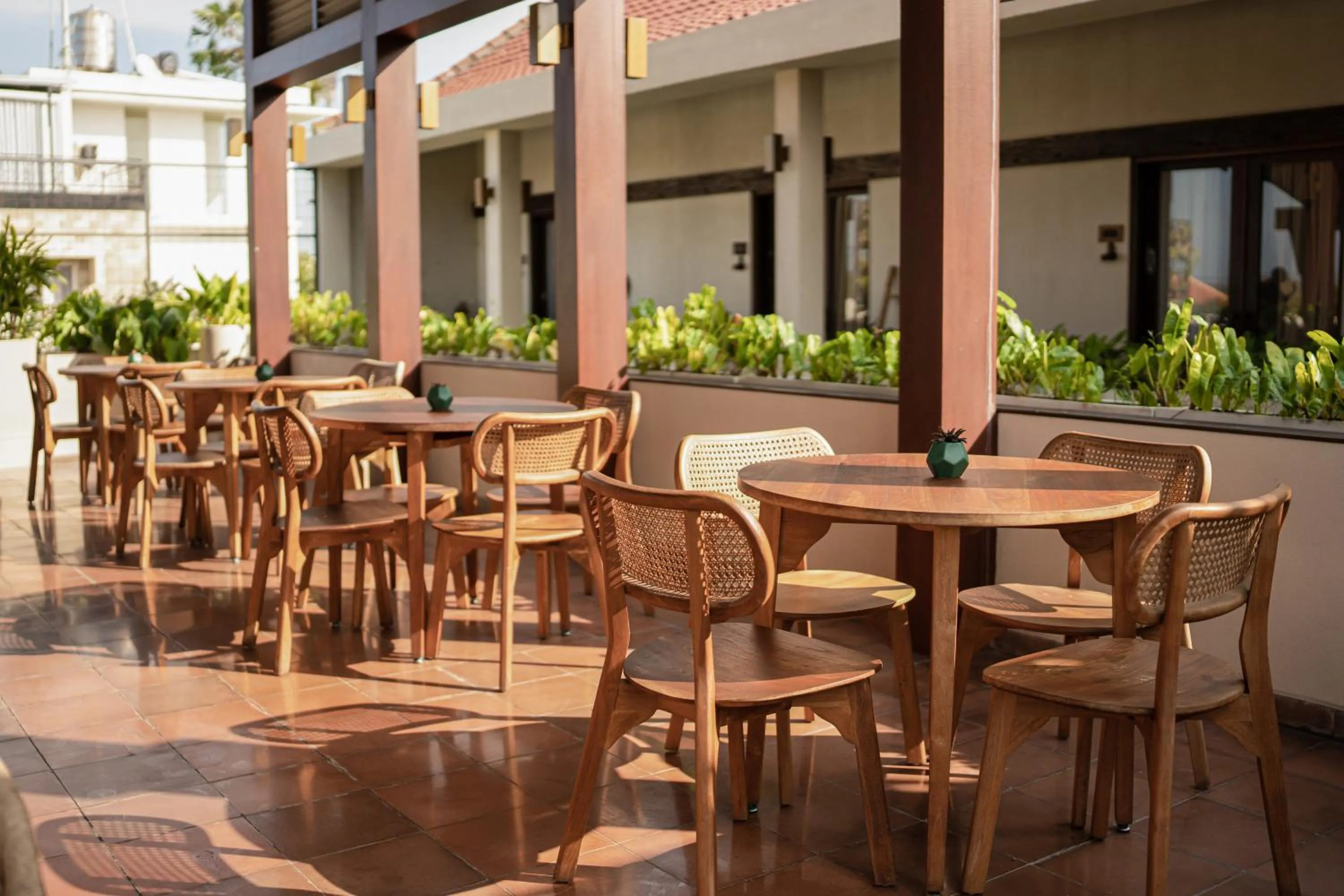 Restaurant/places to eat in Sedasa Lodge