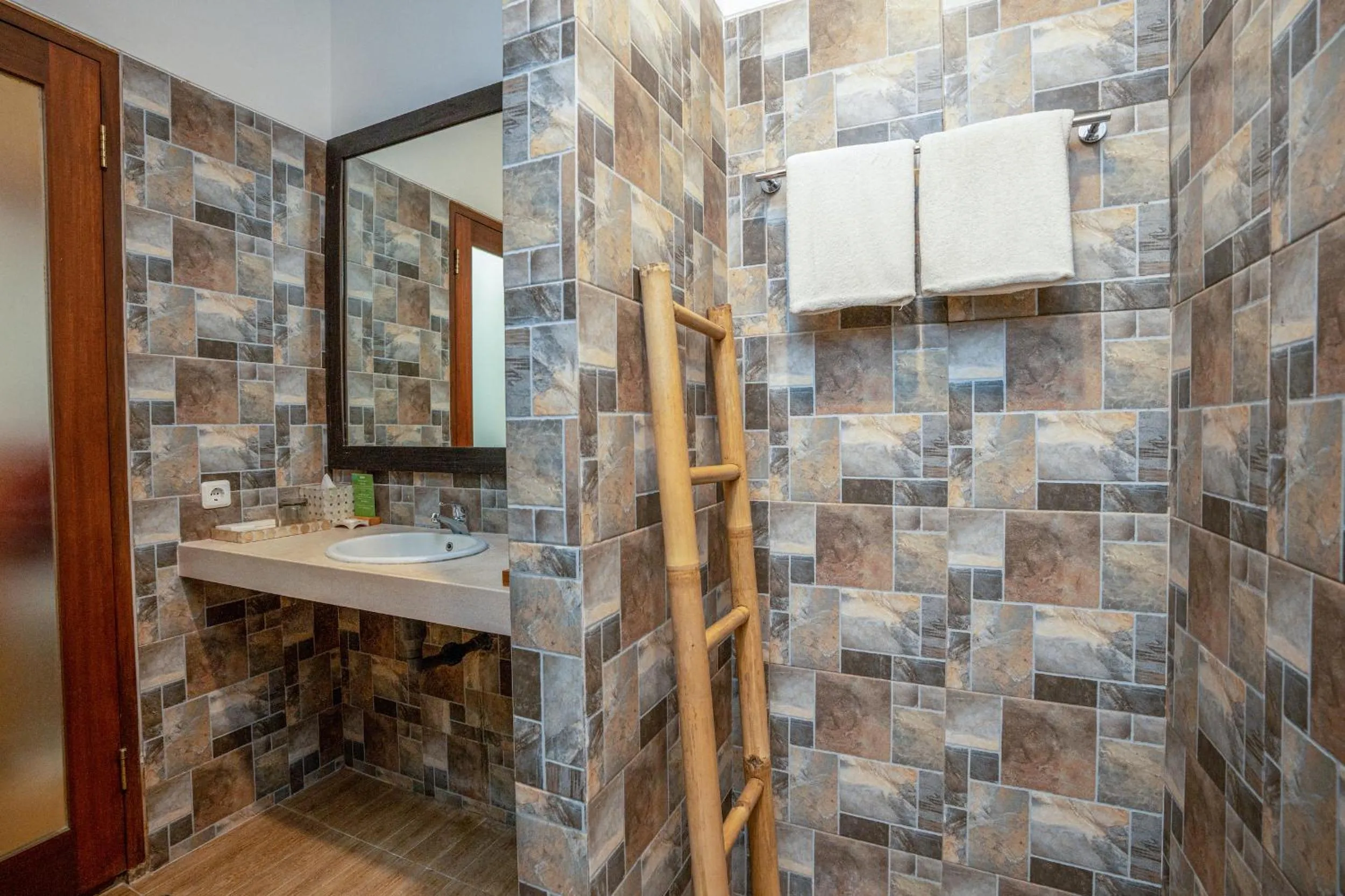 Bathroom in Sedasa Lodge