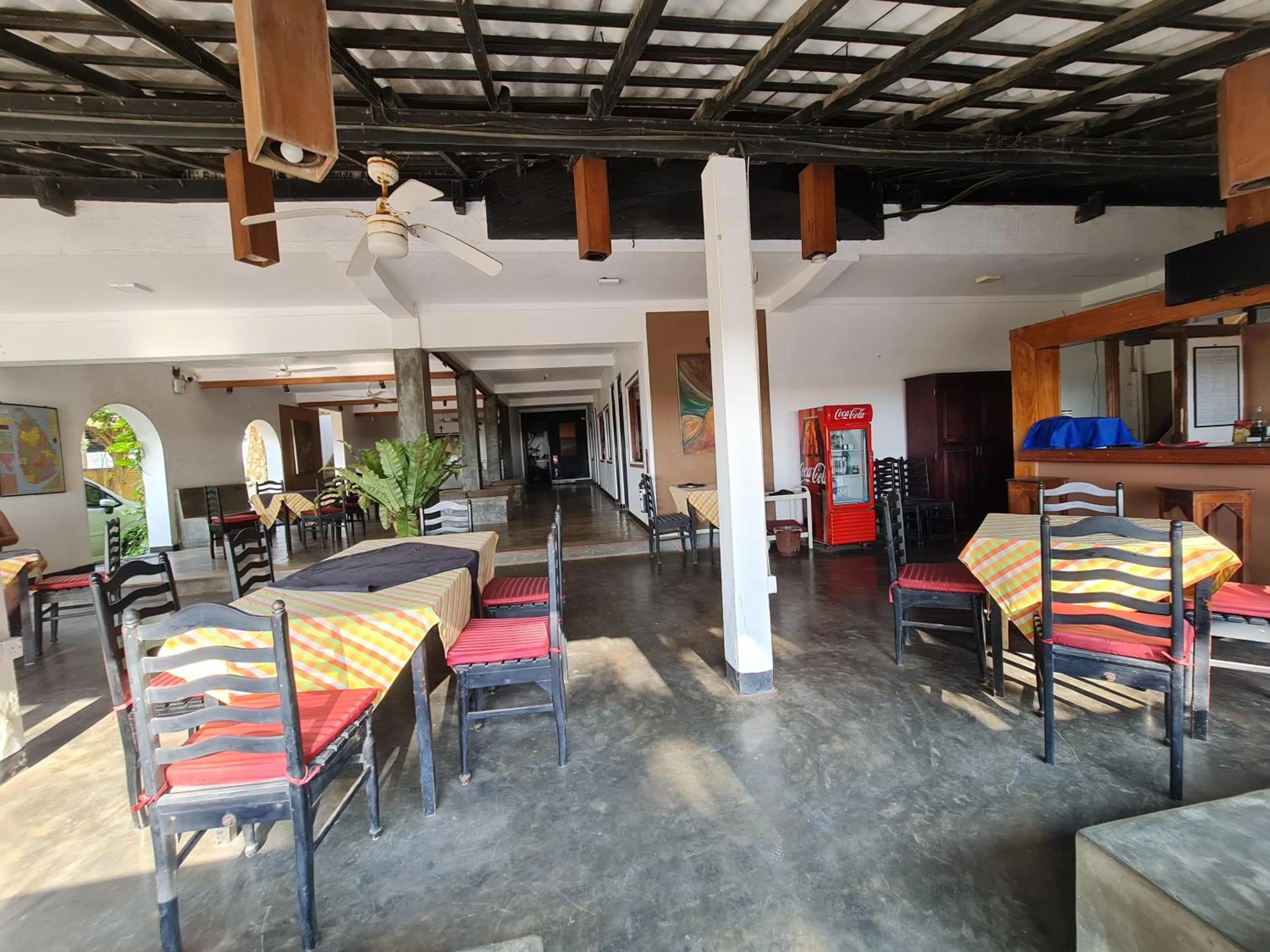 Restaurant/places to eat in Star Beach Guest House