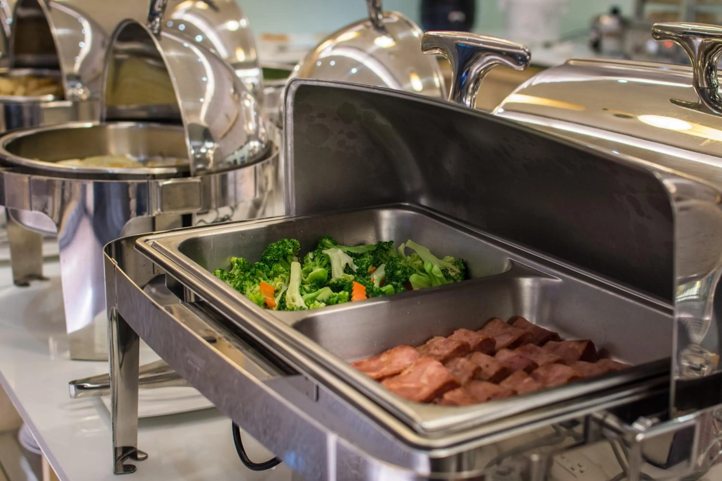 Buffet breakfast in Shianghu Boutique Hotel