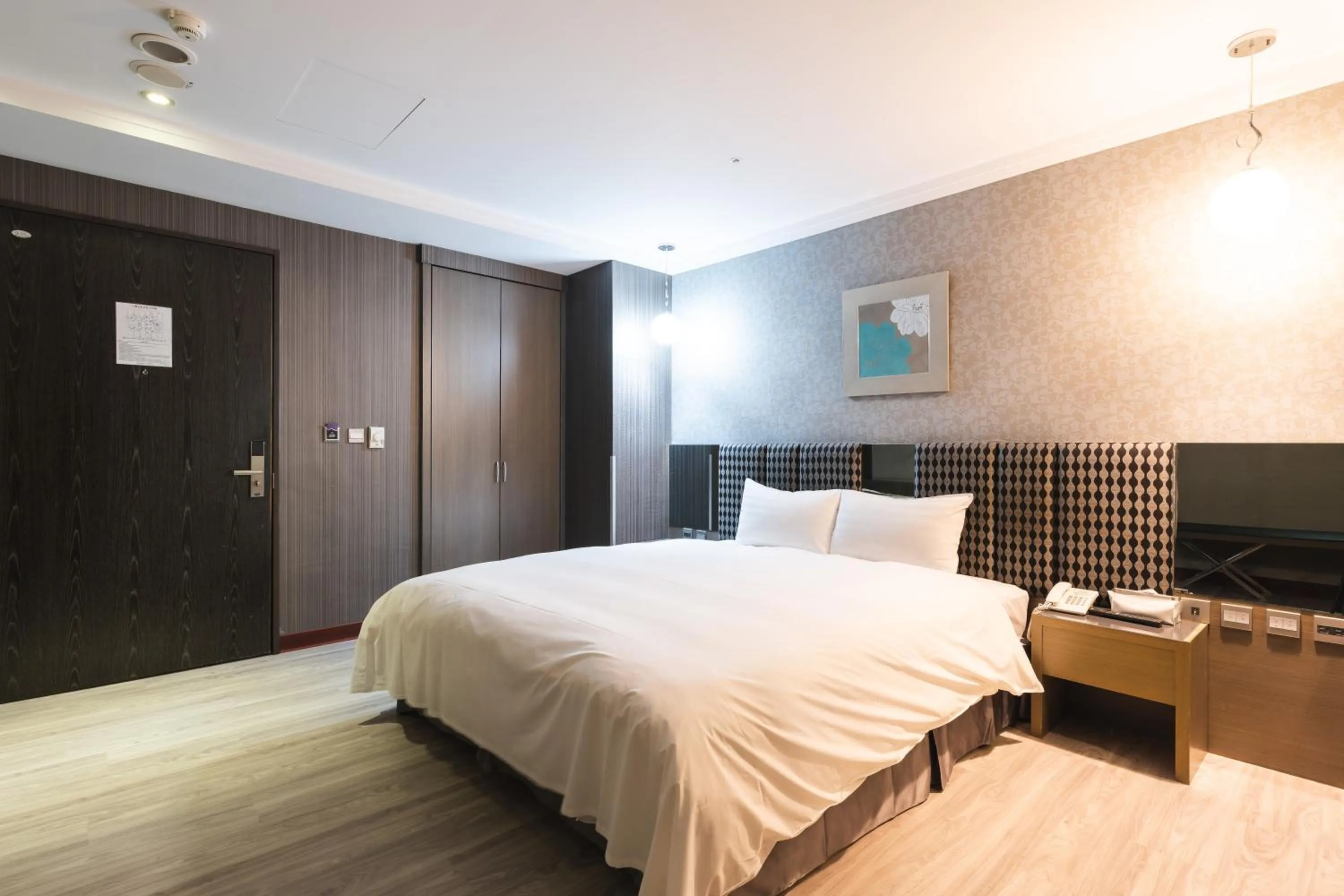 Bed in Shianghu Boutique Hotel