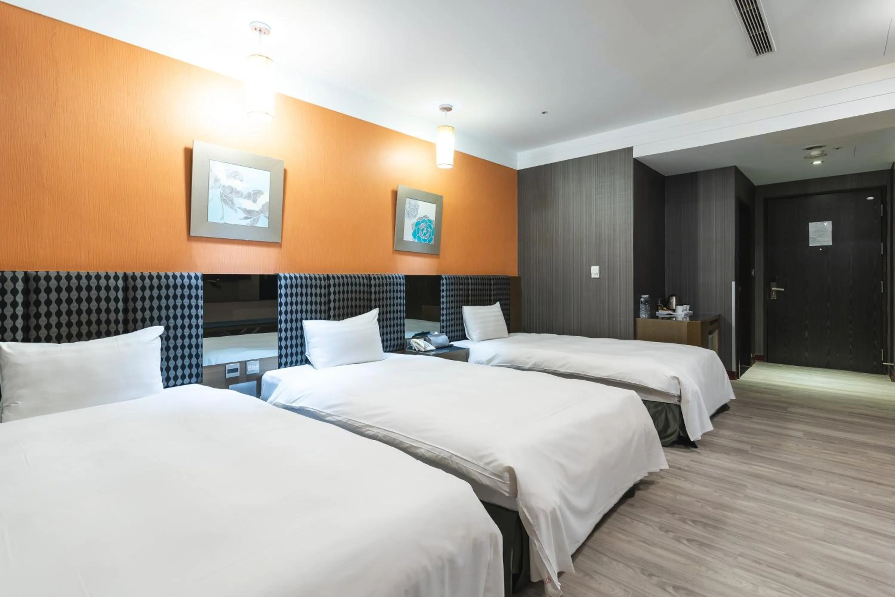 Bed in Shianghu Boutique Hotel