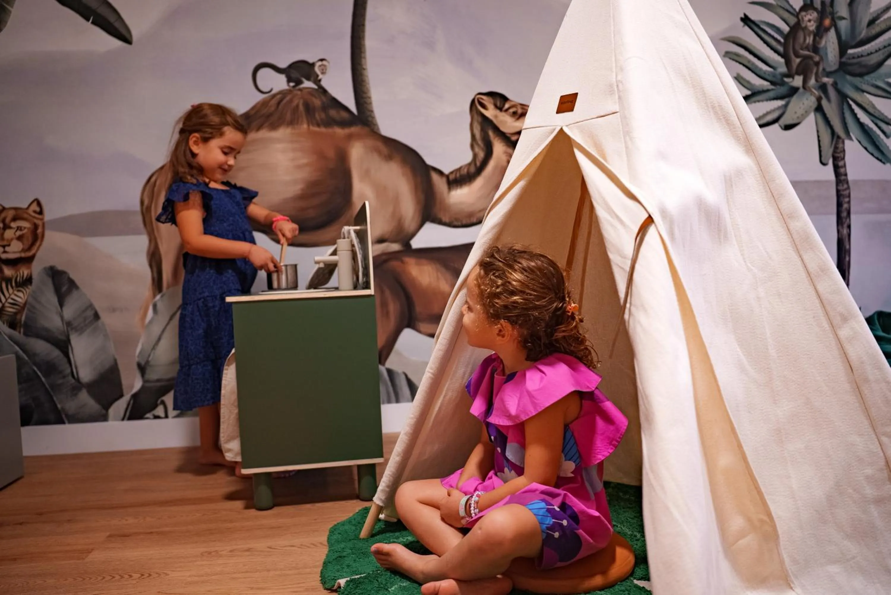 Game Room in Bô Hôtels Ambronay