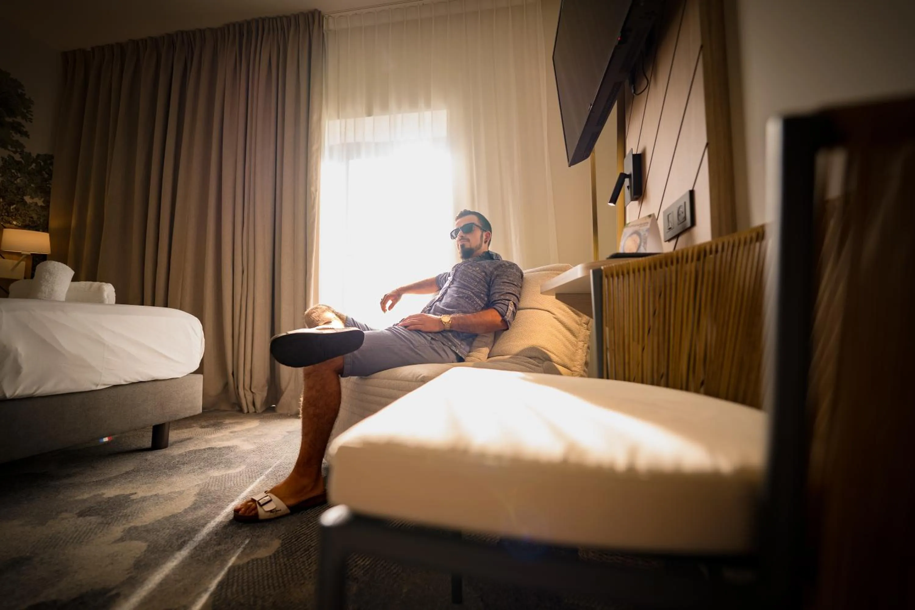 Bedroom, Bed in Bô Hôtels Ambronay