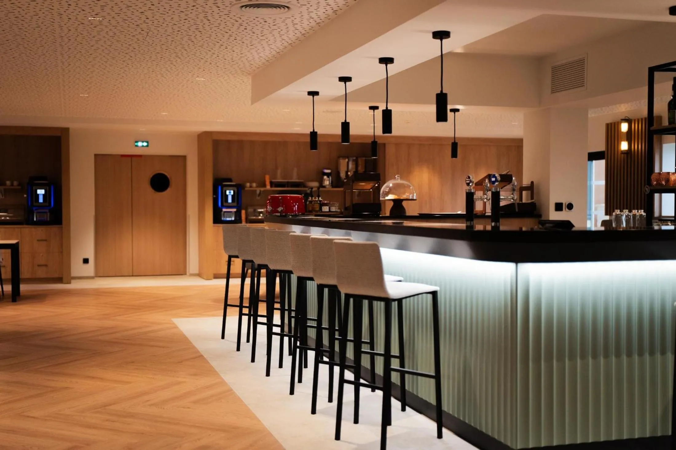 Lounge or bar in Bô Hôtels Ambronay