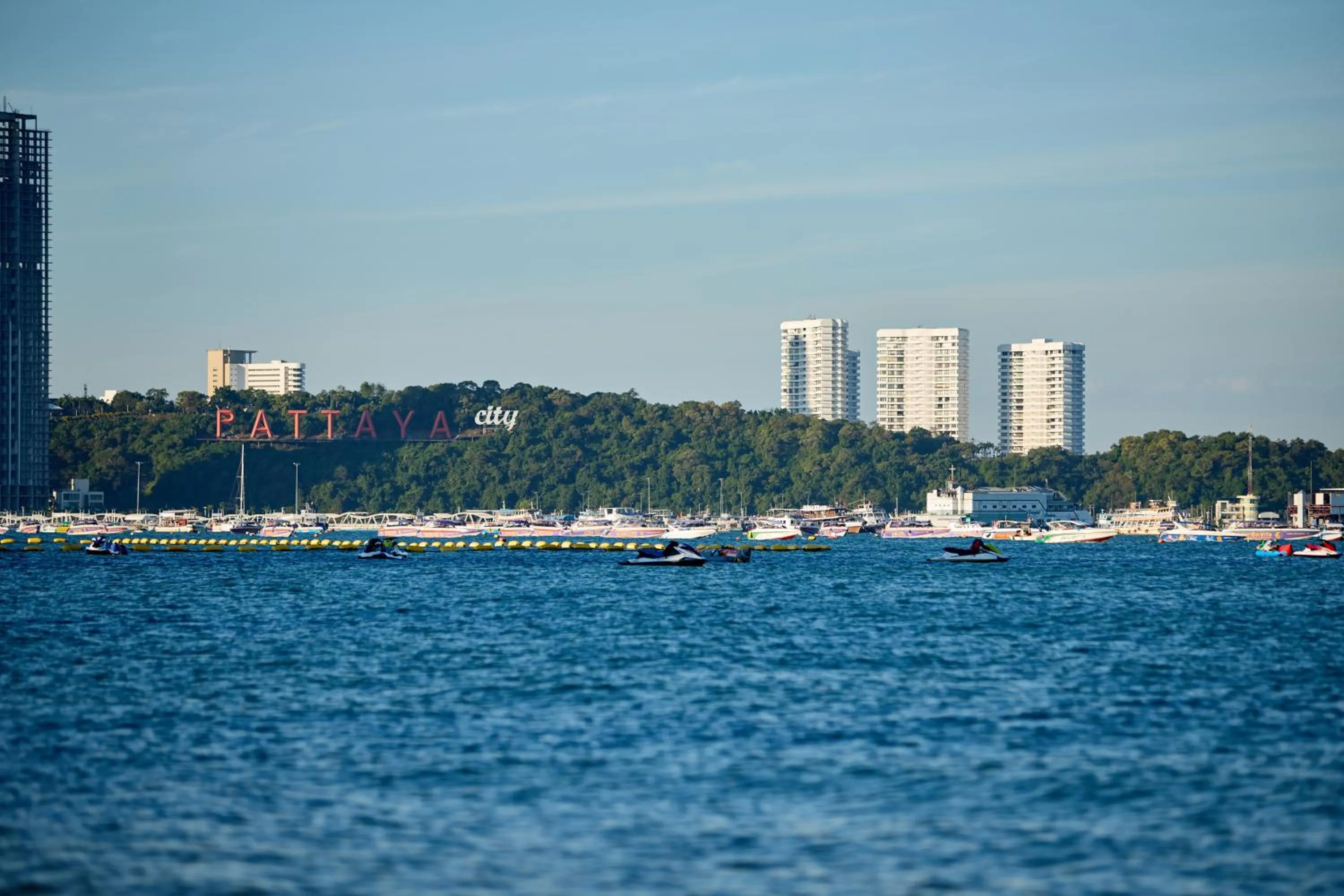Beach in The Weekend Pattaya (Tweet Tweet Nest Pattaya)
