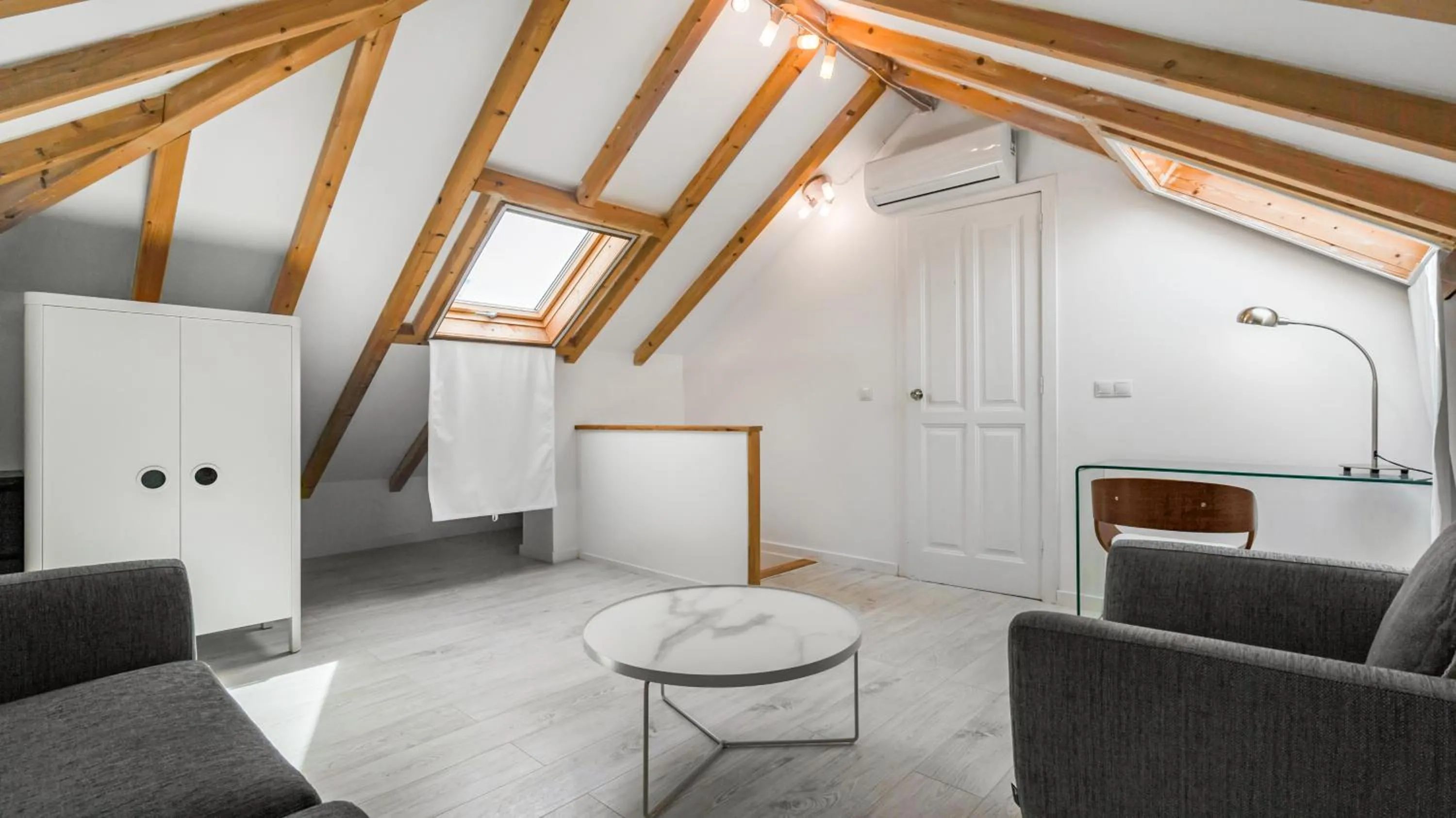 Living room in Sintra Retreat Residences by LovelyStay