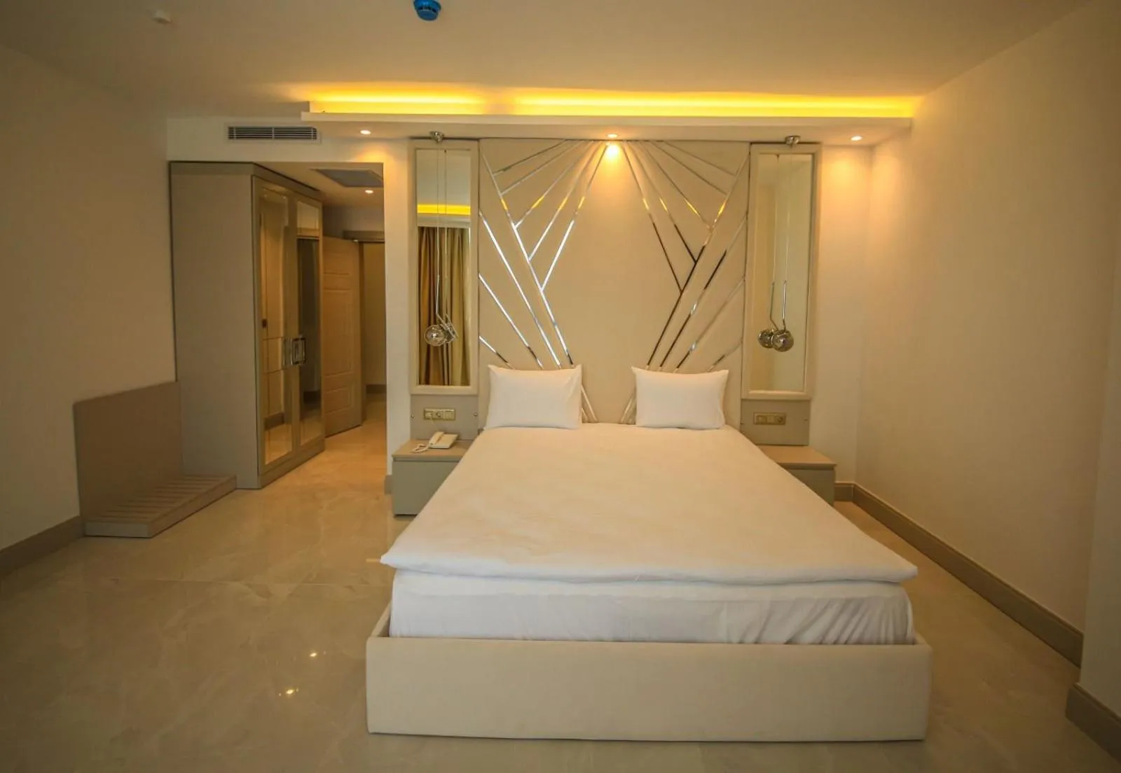 Bed in GÖRGÜLÜ HOTEL