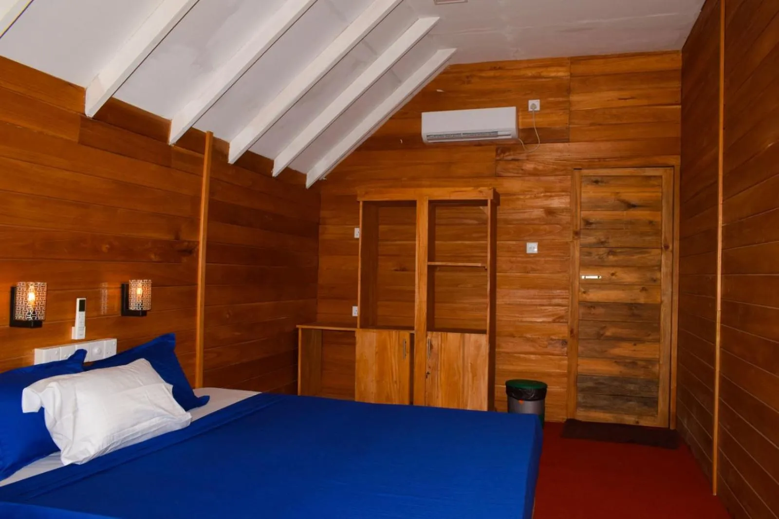 Bed in Golden Beach Cottages