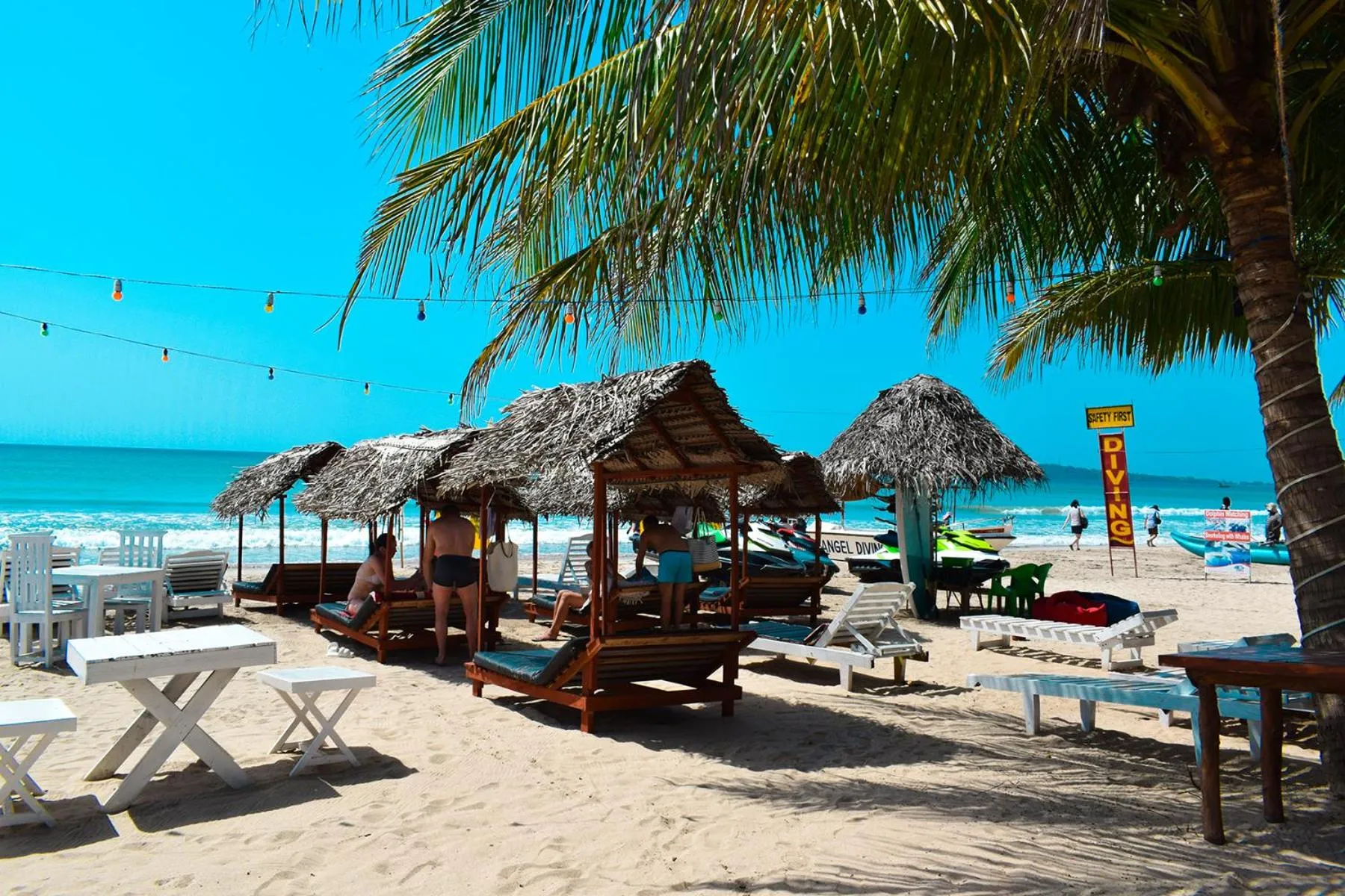 Day in Golden Beach Cottages