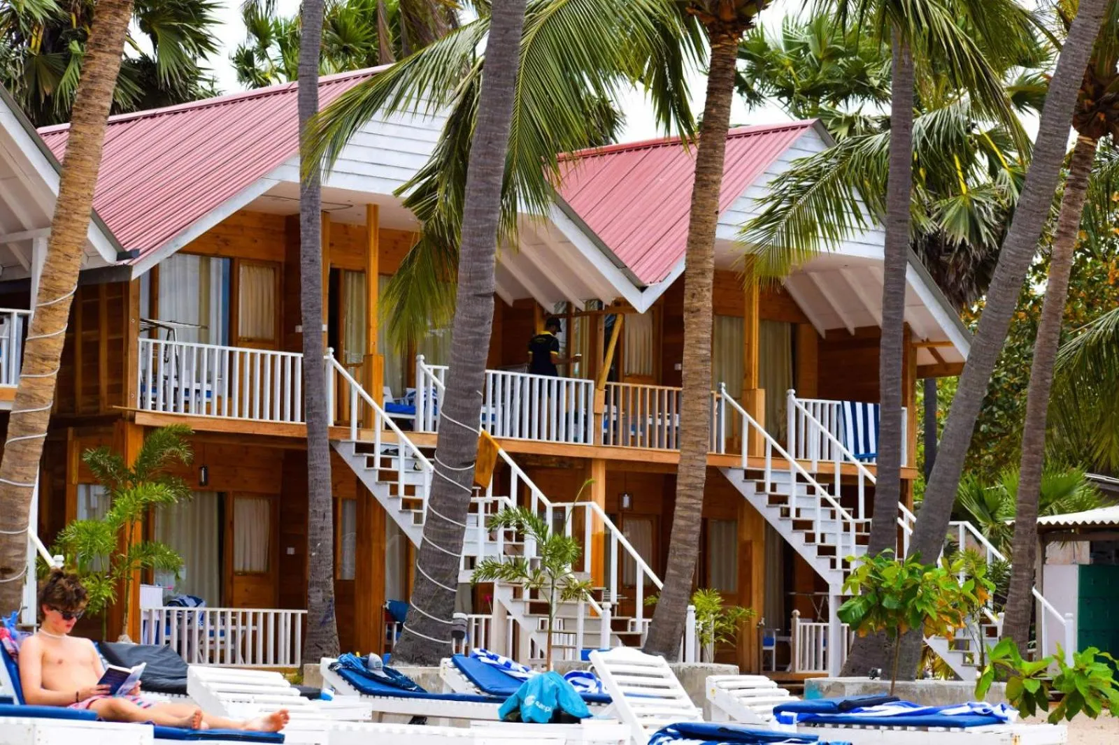 Property building in Golden Beach Cottages