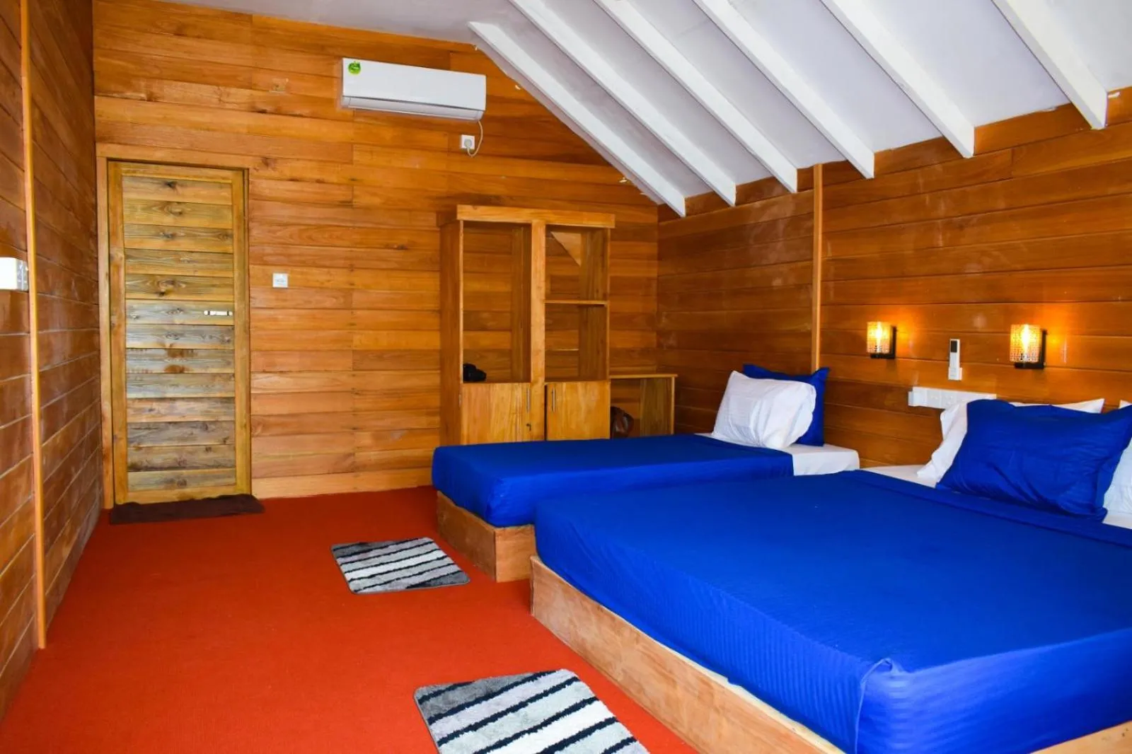 Bed in Golden Beach Cottages