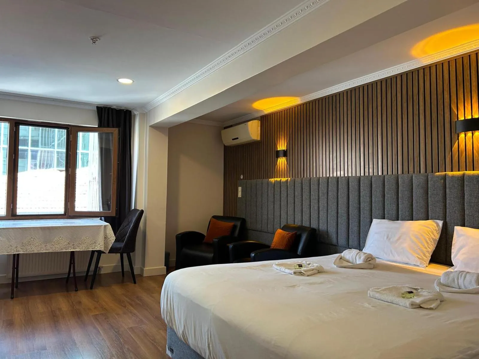 Photo of the whole room, Bed in Naila Hotel