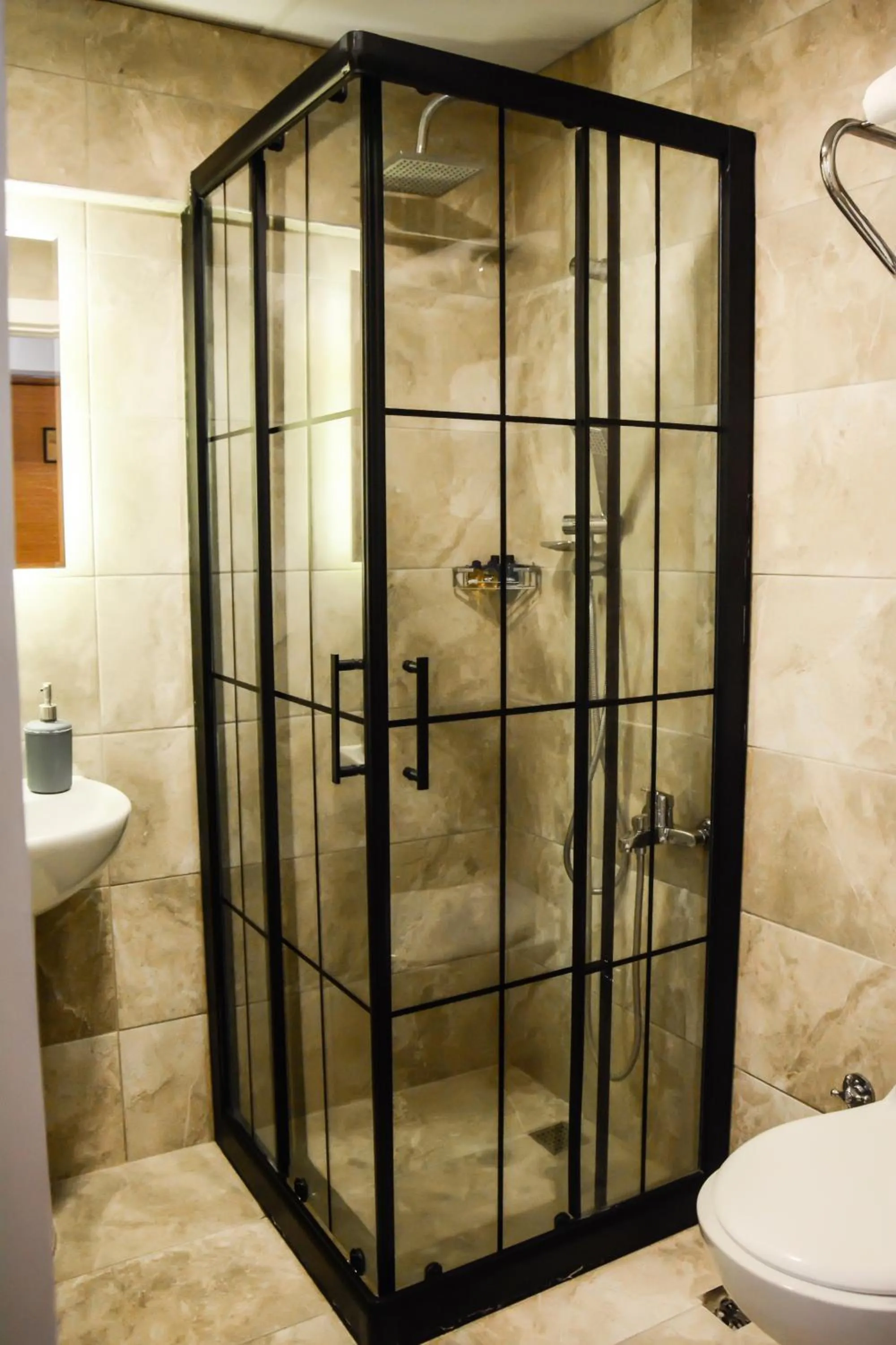 Toilet in Naila Hotel