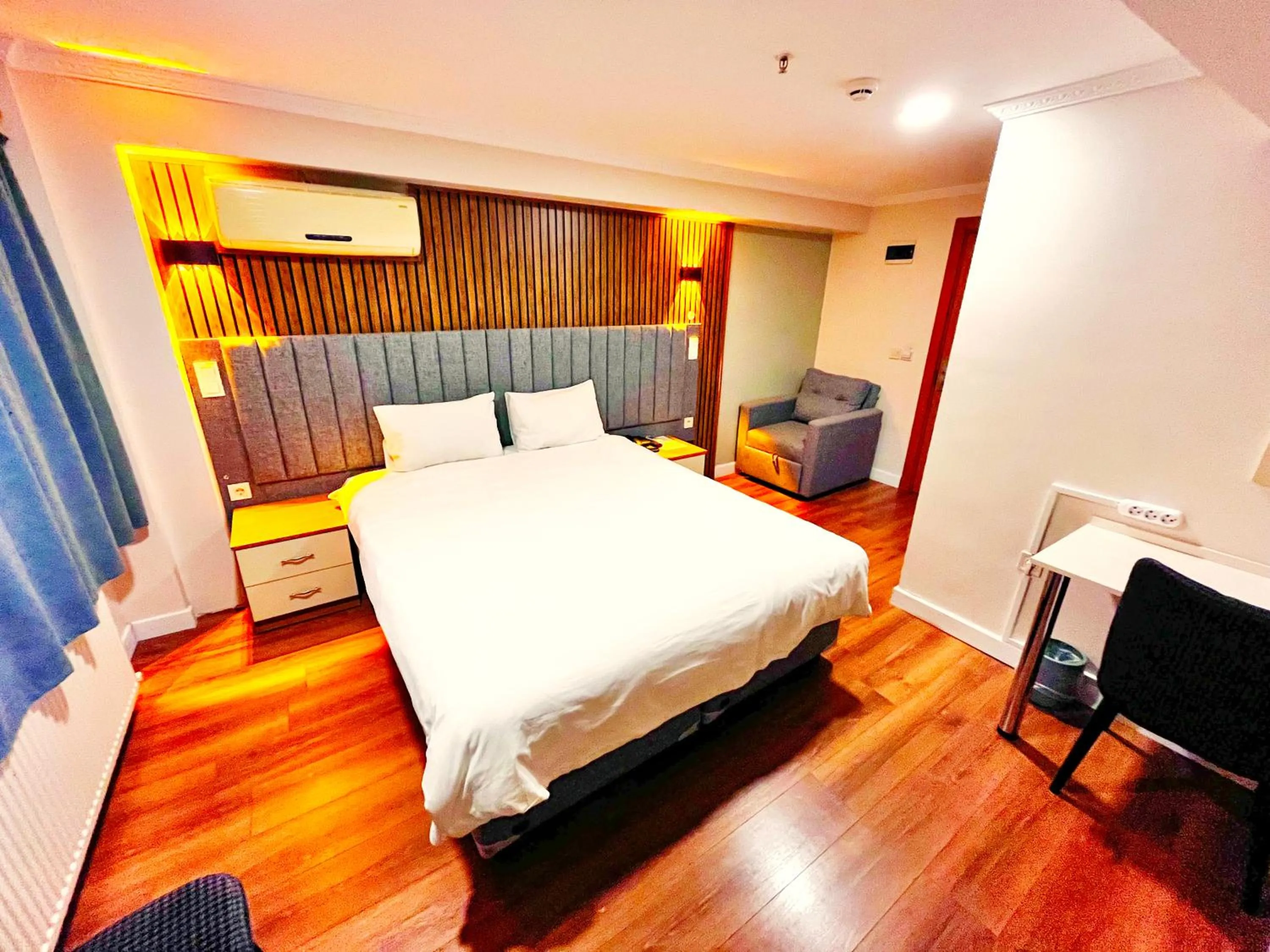 Photo of the whole room, Bed in Naila Hotel