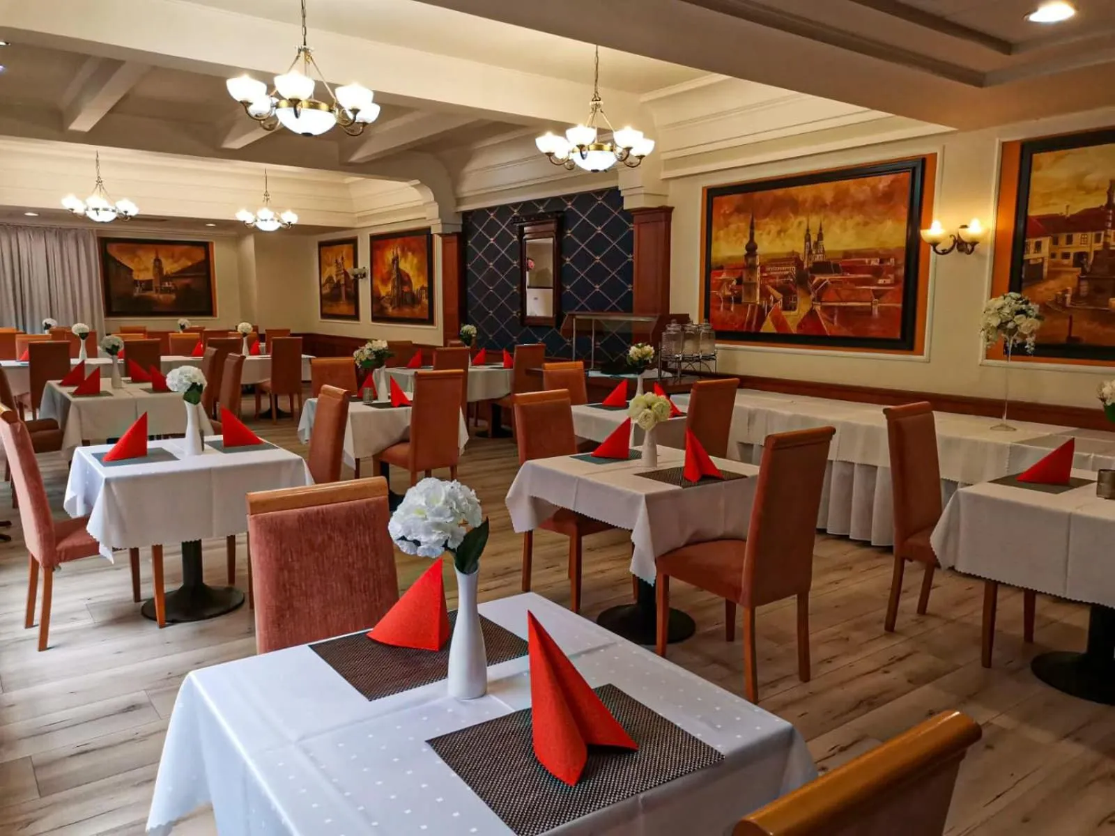 Restaurant/places to eat in Hotel Barbakan