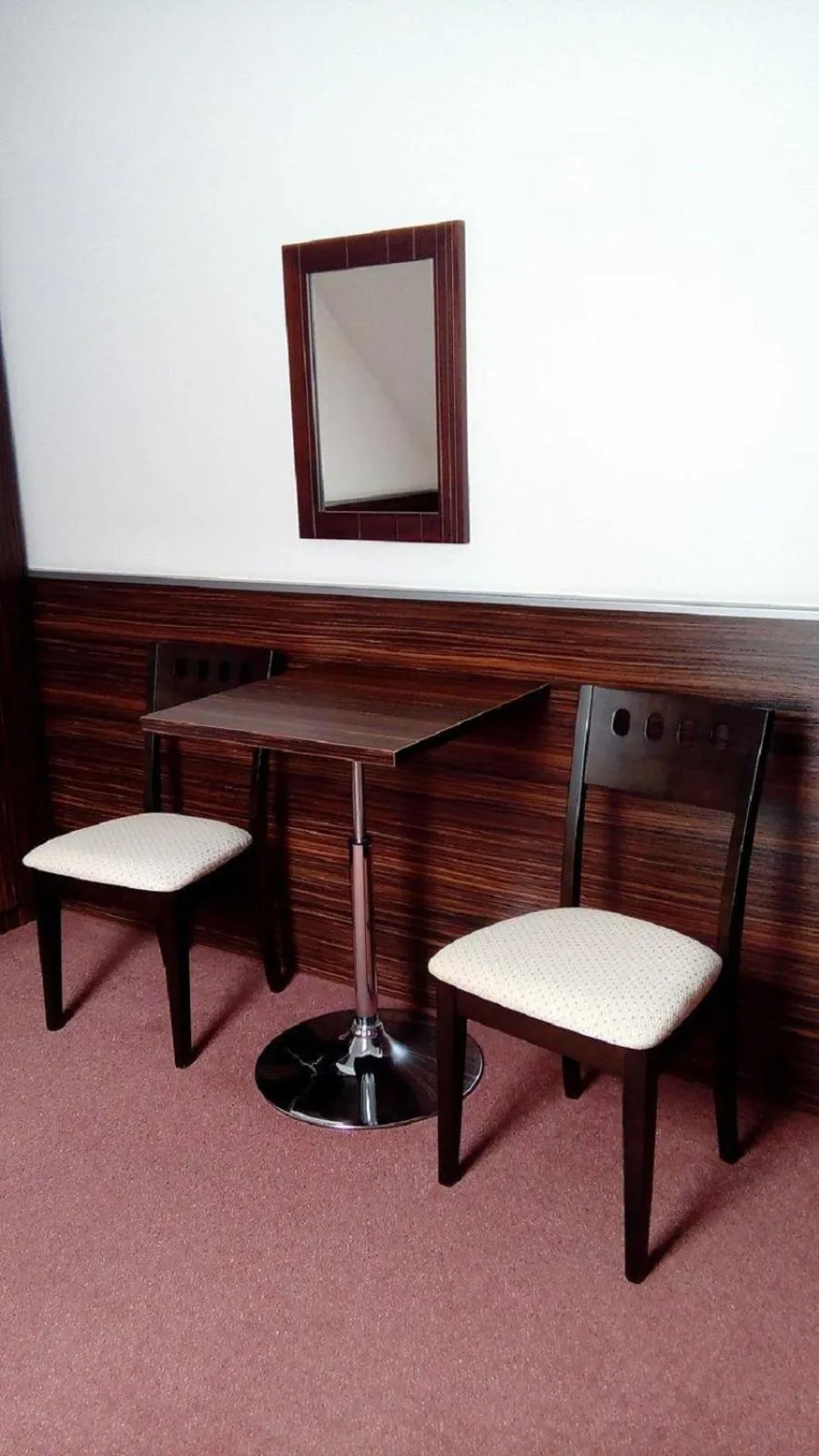 Photo of the whole room in Hotel Barbakan