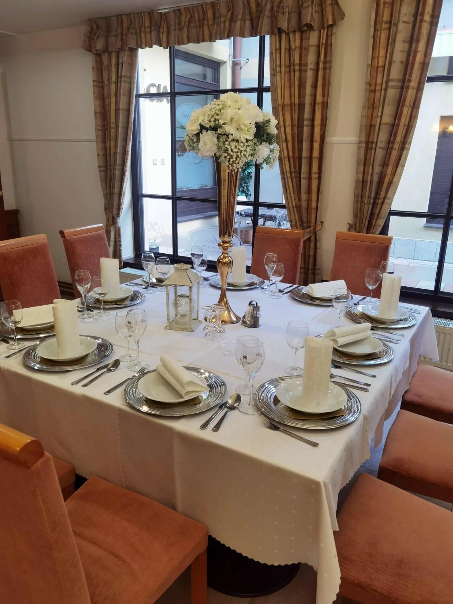 Restaurant/places to eat in Hotel Barbakan